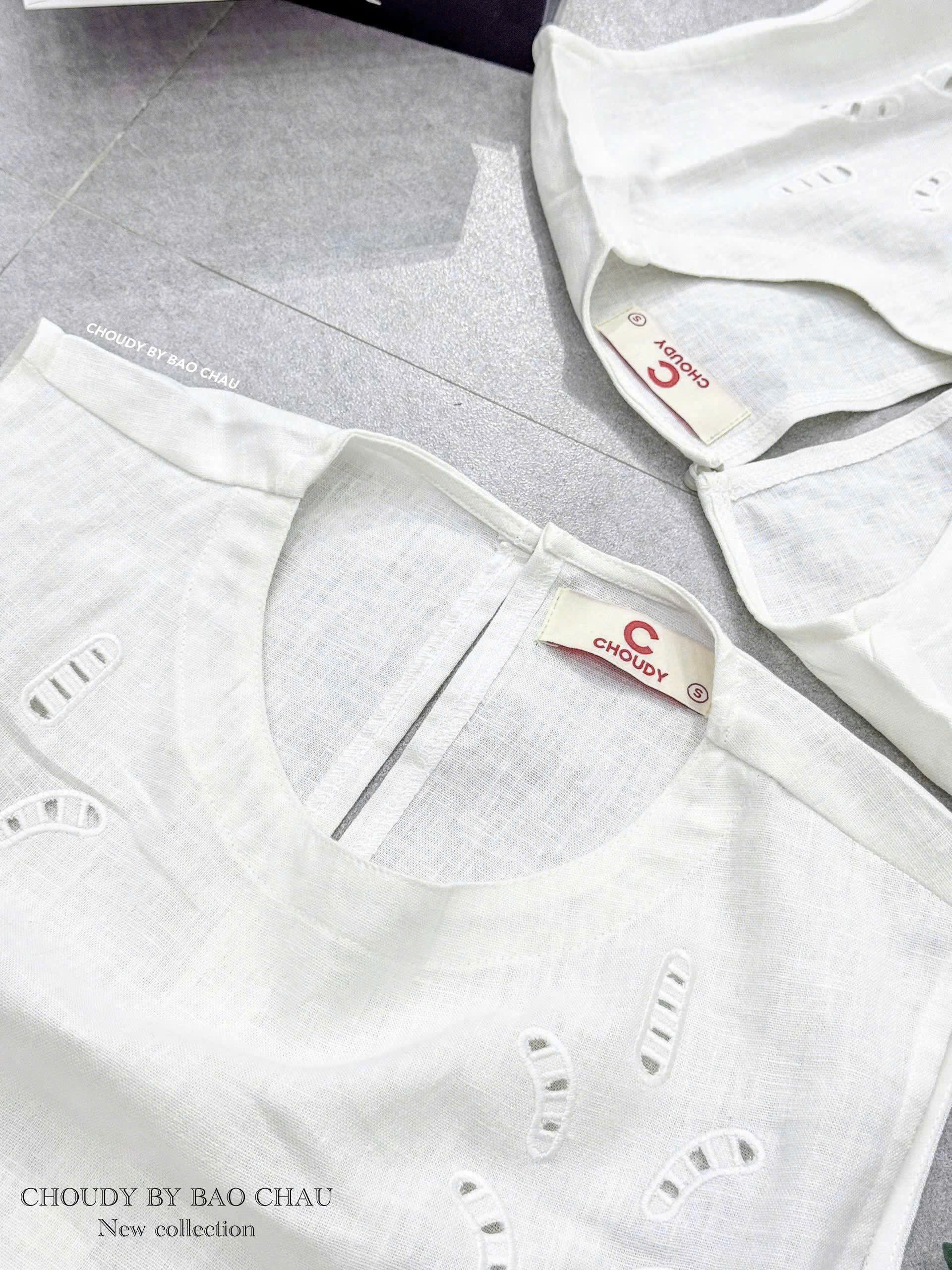 SALE U330 ÁO KIỂU ĐỤC LỖ_thumbnail_1