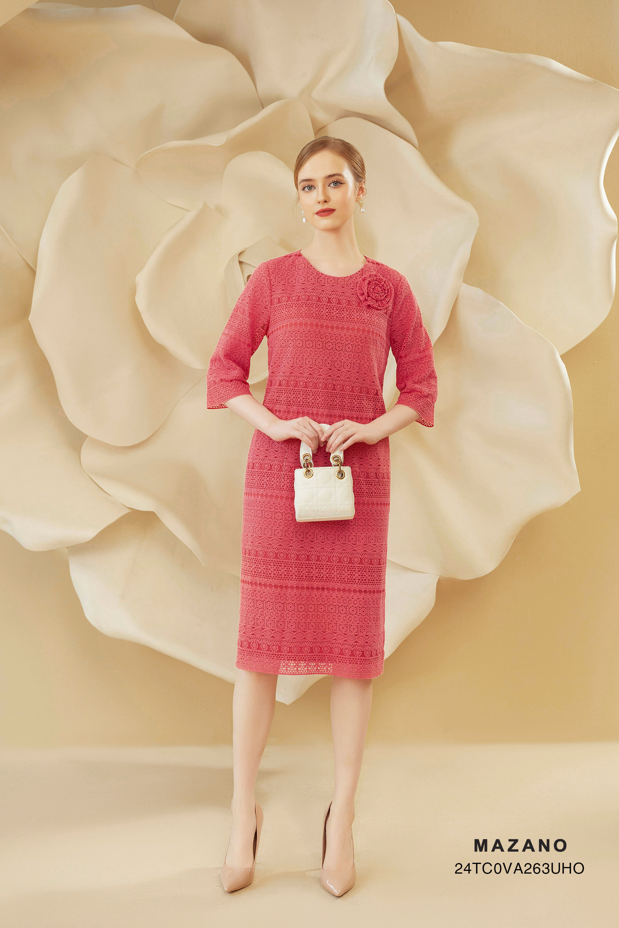 Váy Đầm suông Vải ren Đính hoa cuốn Cổ ovan Tay lỡ Dài qua gối