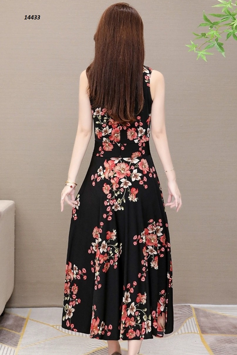 14433-Đầm xòe sát nách cổ đắp chéo, họa tiết nền đen hoa đỏ _thumbnail_3