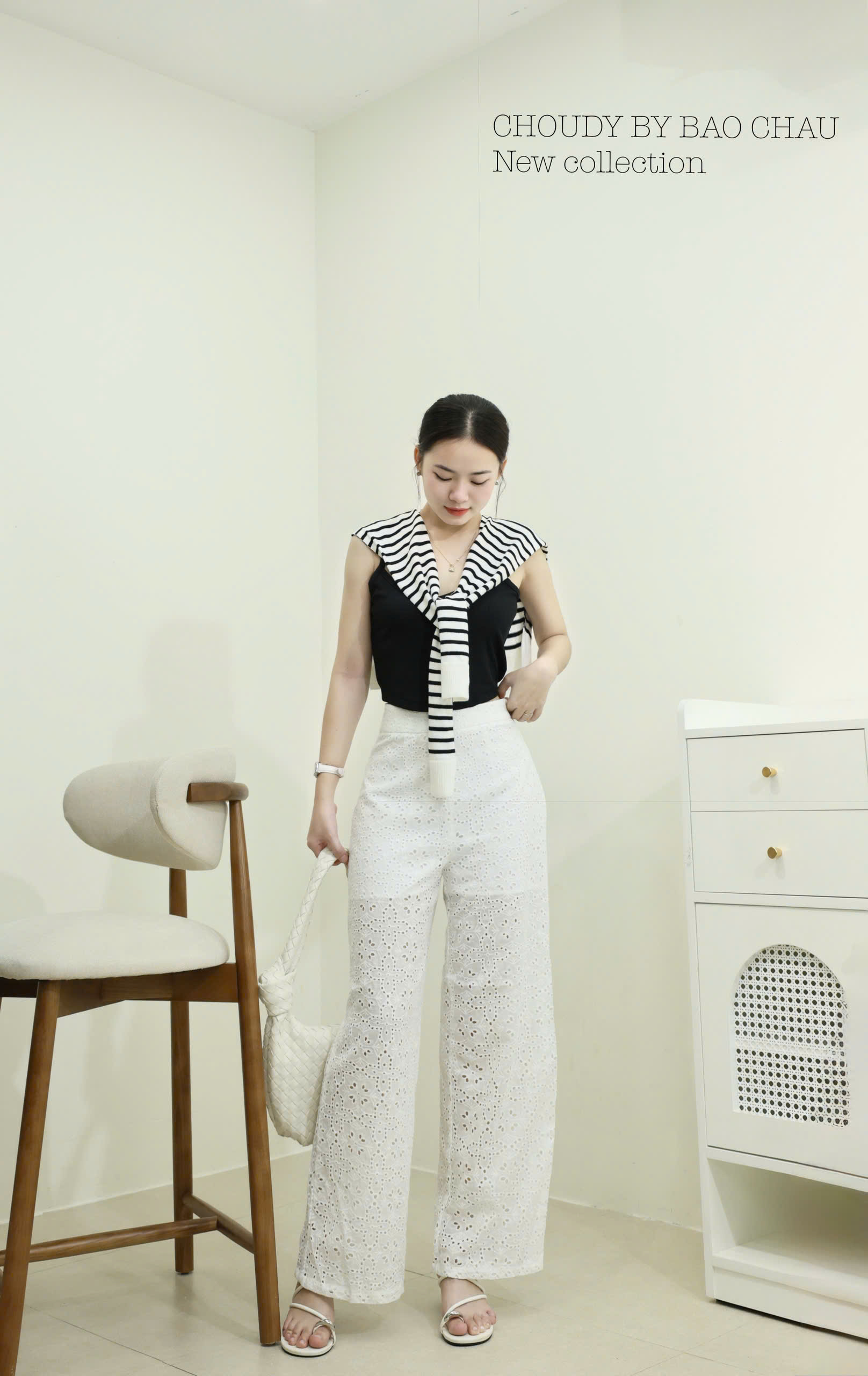 U769 QUẦN SUÔNG ĐỤC LỖ TRẮNG