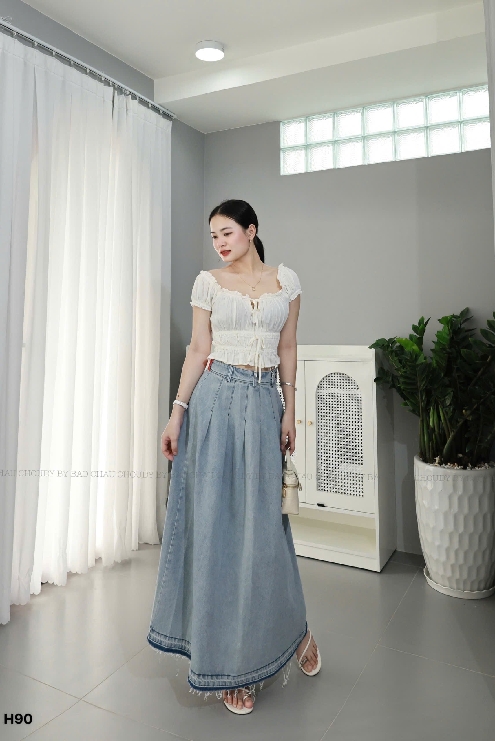 H90 CHÂN VÁY JEAN NHẠT