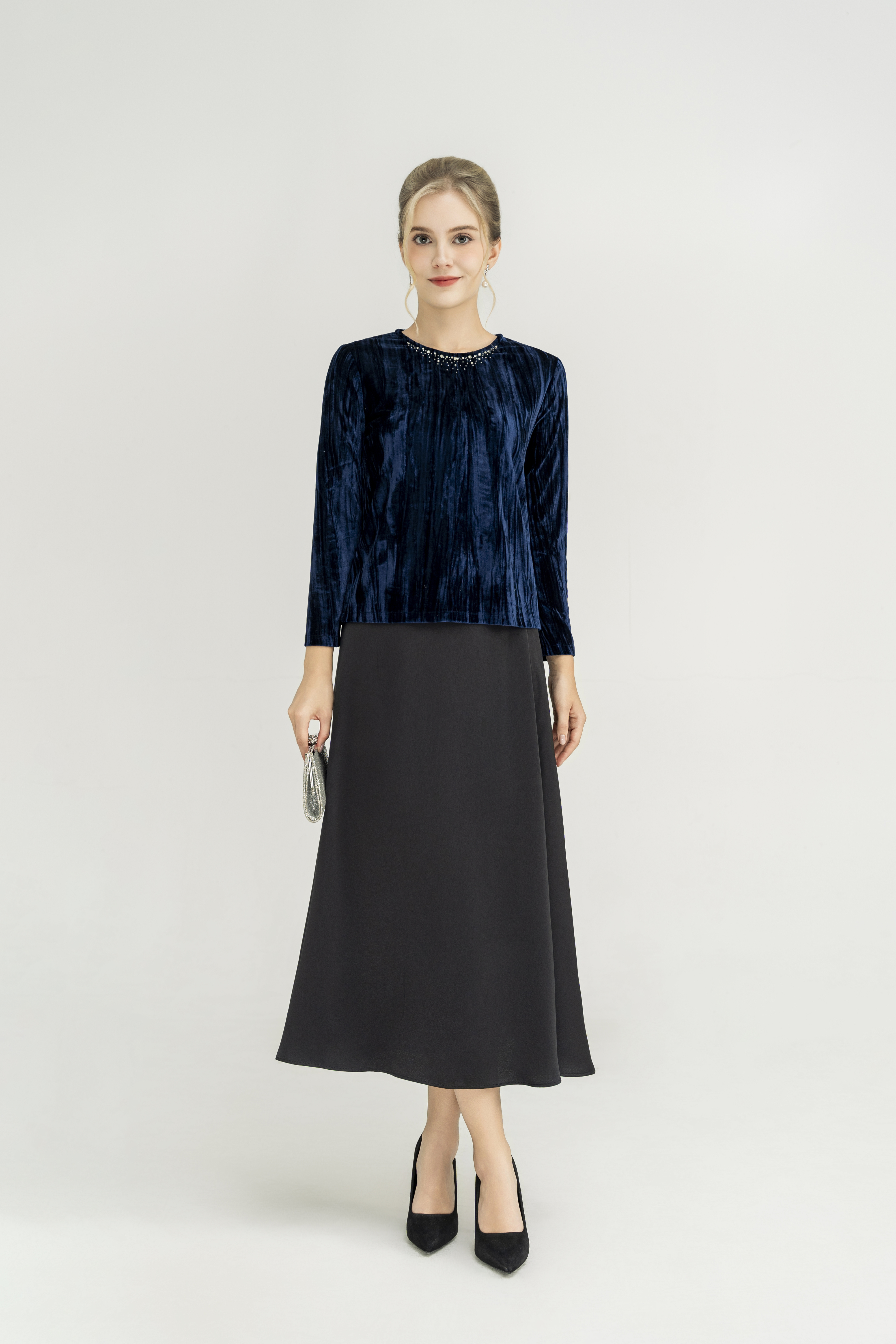 Áo top Suông Vải nhung gân Cổ tròn Đính cườm trang trí Tay dài Dài qua eo