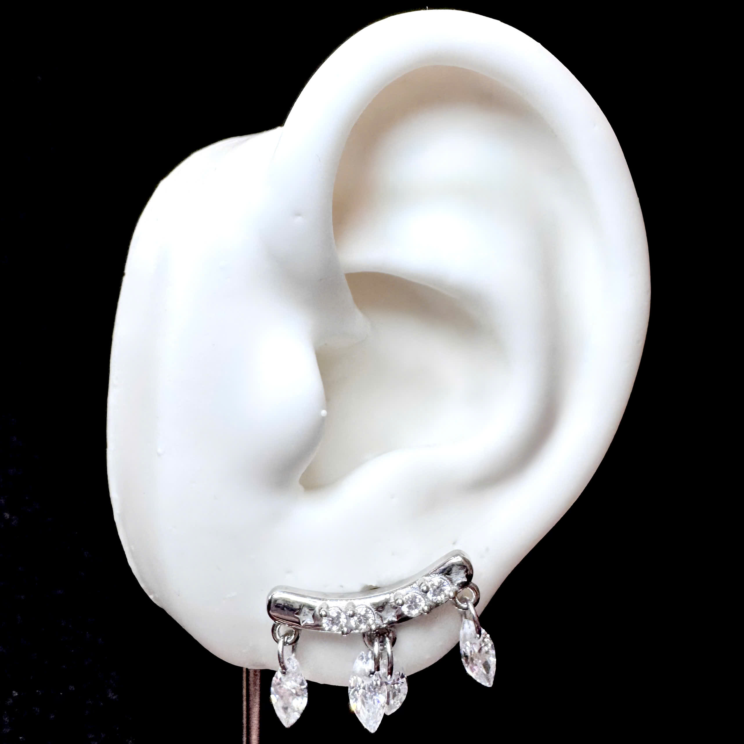 Khuyên kiểu vành tua rơi đá hình thoi dẹt_thumbnail_1