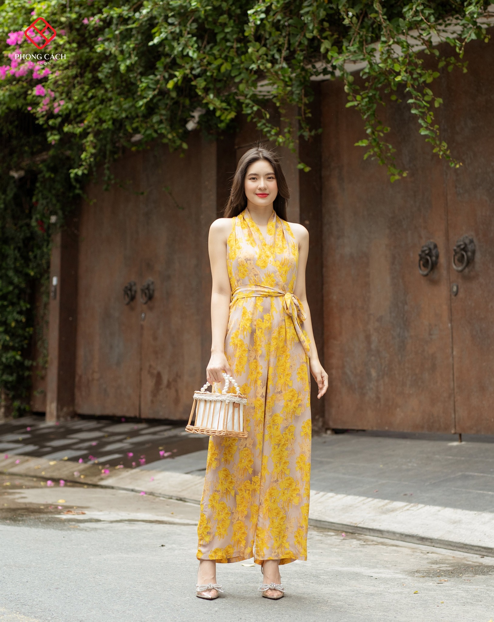 Jumpsuit thiết kế kiểu cổ yếm cột eo cá tính_thumbnail_2