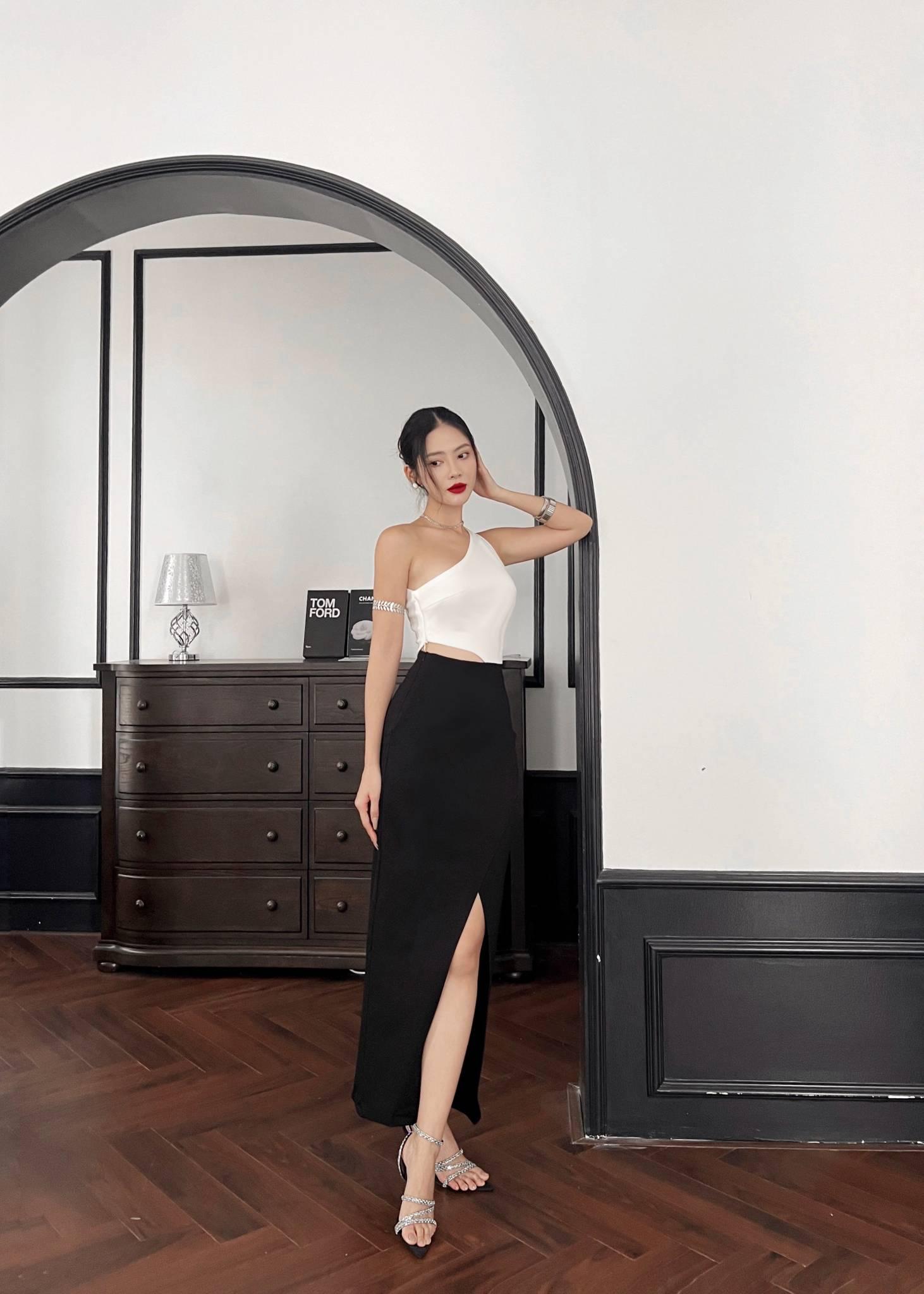 Đầm Nora Đen Trắng_thumbnail_0