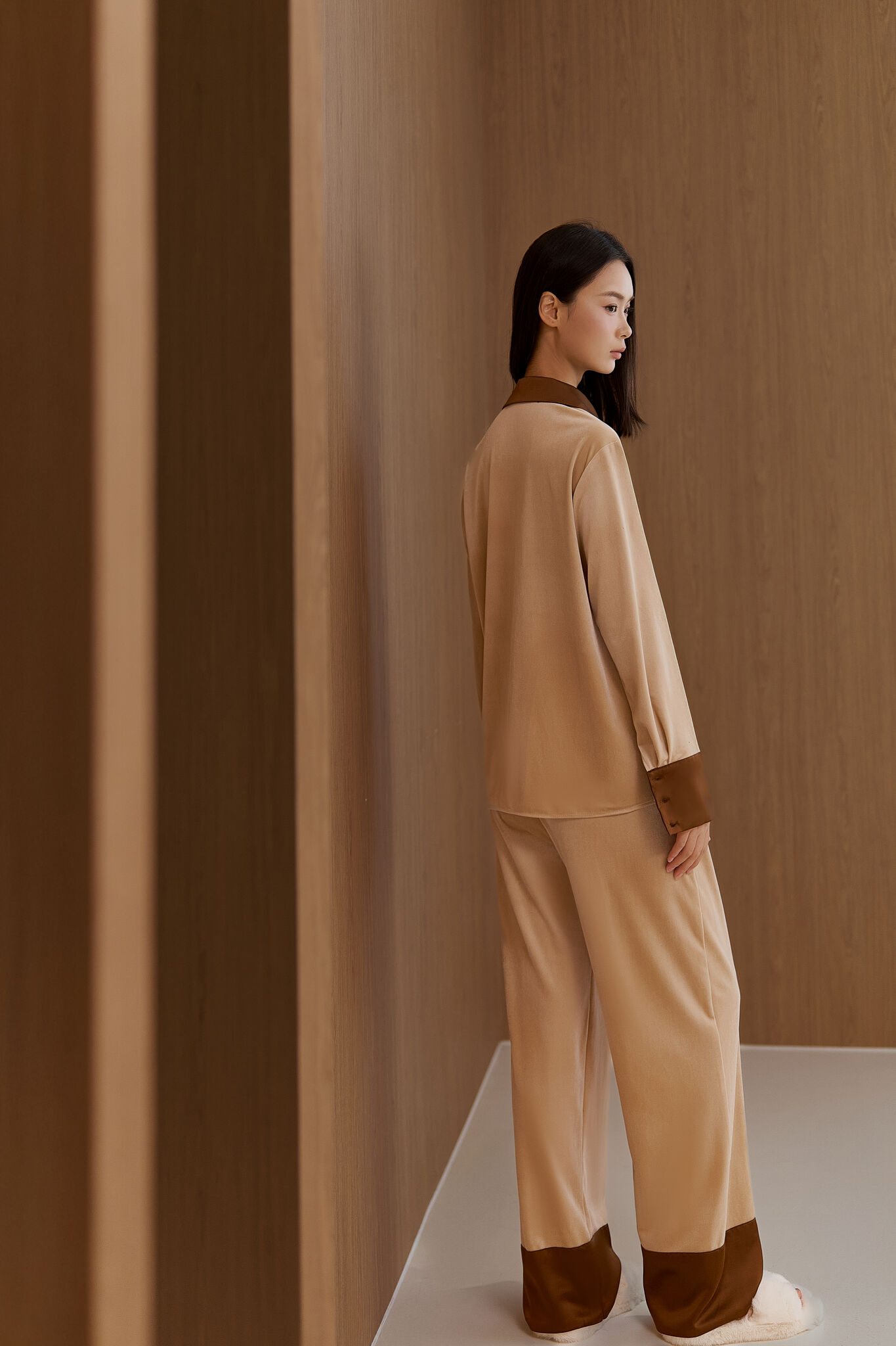 Bộ Nhung 𝑺𝒐𝒇𝒕 𝑯𝒐𝒖𝒓𝒔 áo dài tay, quần dài BN656_thumbnail_4