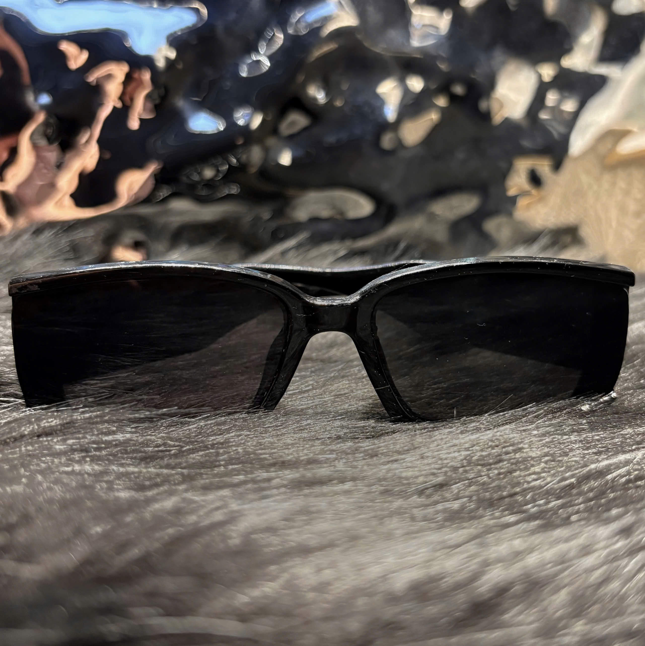 Kính mắt vuông đen 2 sọc