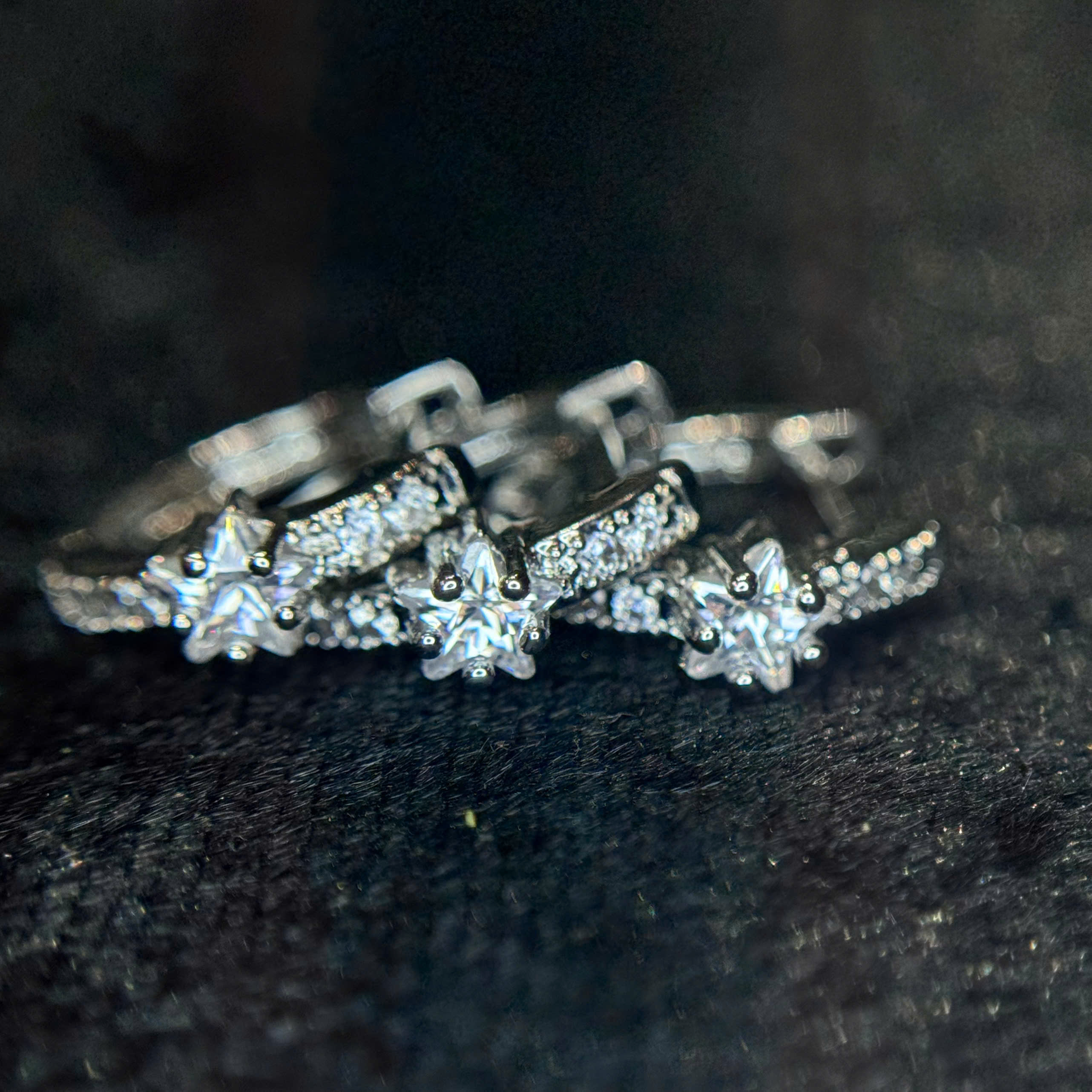 Khuyên vòng kiểu nửa vòng đá sao trắng s10