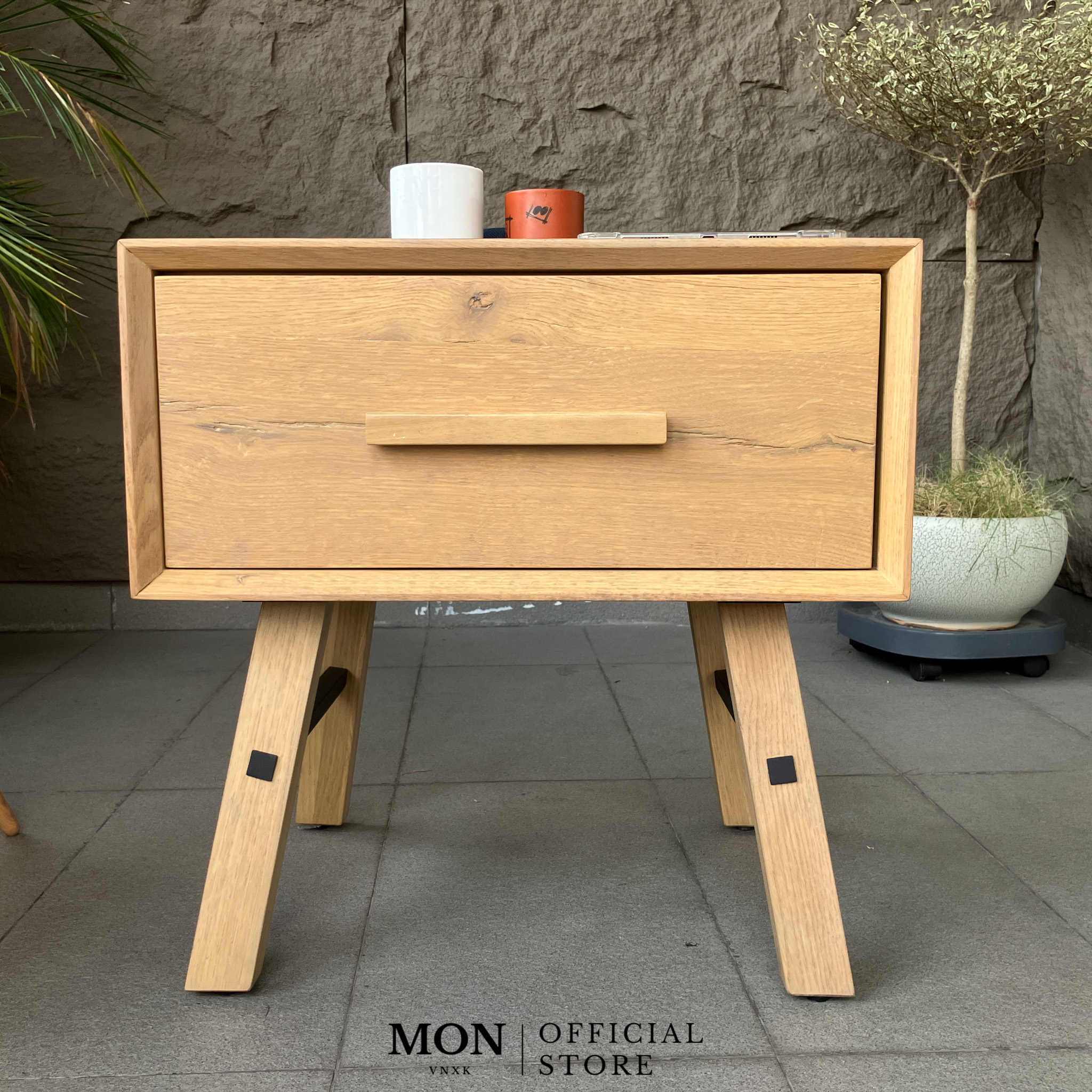 Showroom TỦ TRANG TRÍ KAKAPO LAMP TABLE