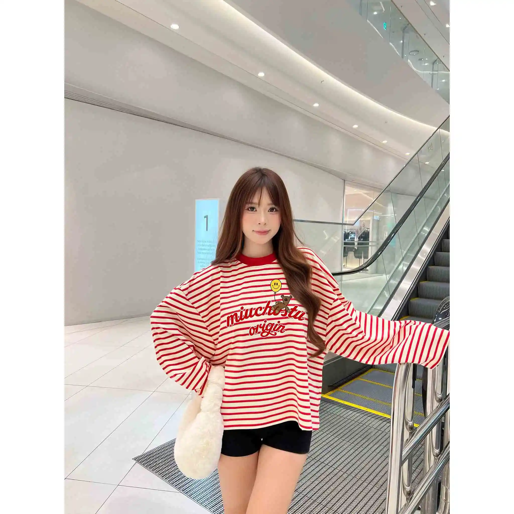 Áo thun boxy Miucho vải borip thoáng mát chuẩn form tay dài cổ tròn in chữ basic 2847_thumbnail_7