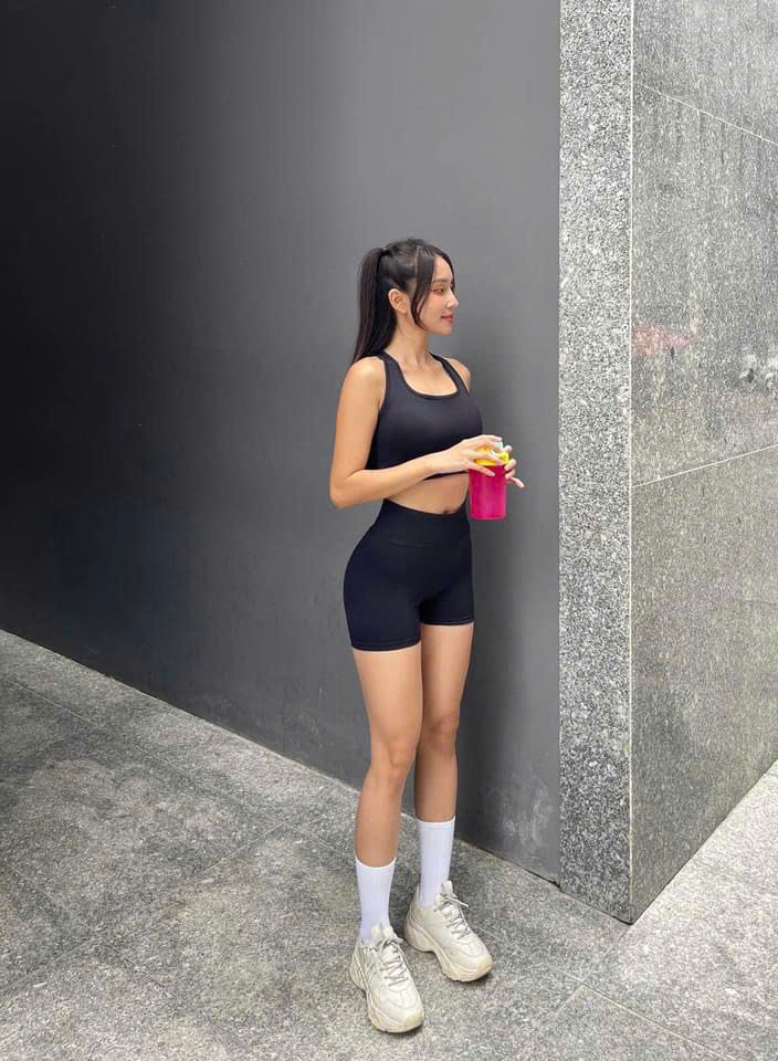 Bộ Quần Áo Thể Thao Tập Gym Yoga Nữ Dáng Đùi Bra 2 Dây Chéo Hack Dáng