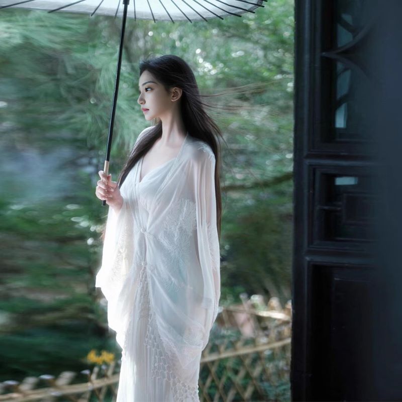 Váy Lụa Trắng Thanh Lịch_thumbnail_4