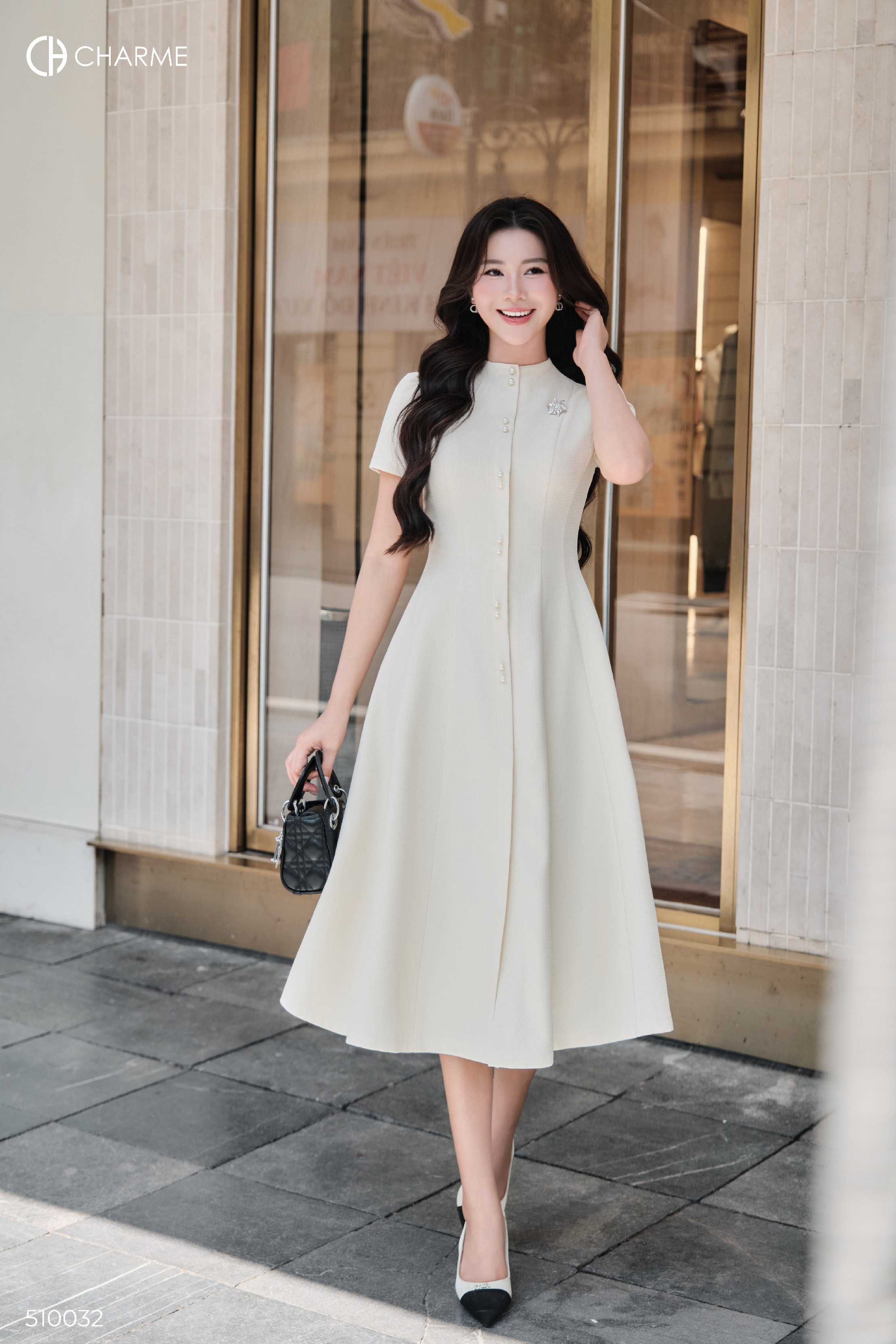 Váy cổ tròn khuy ngọc tag đá