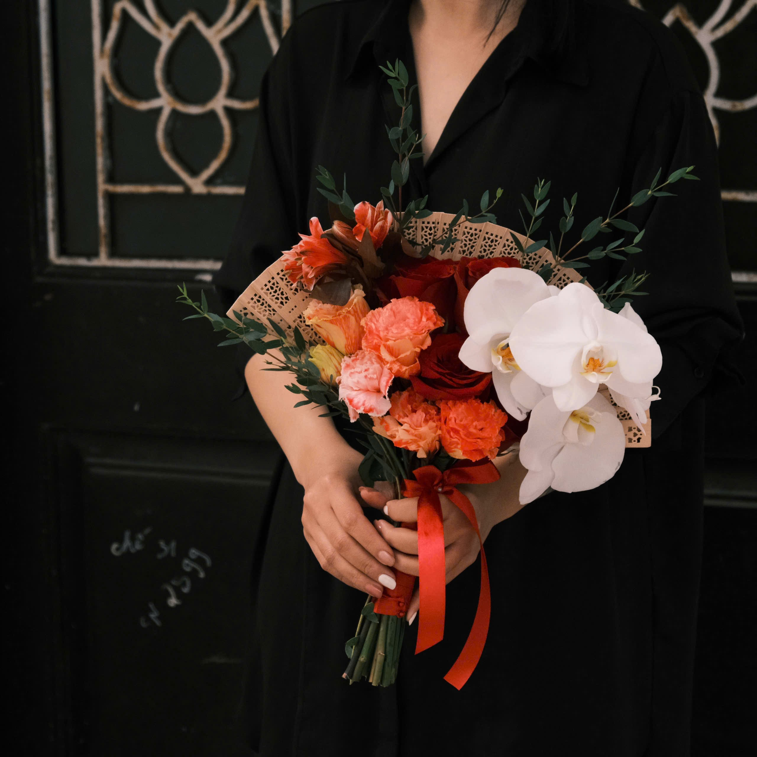 Bó hoa quạt cầm tay - Tone đỏ