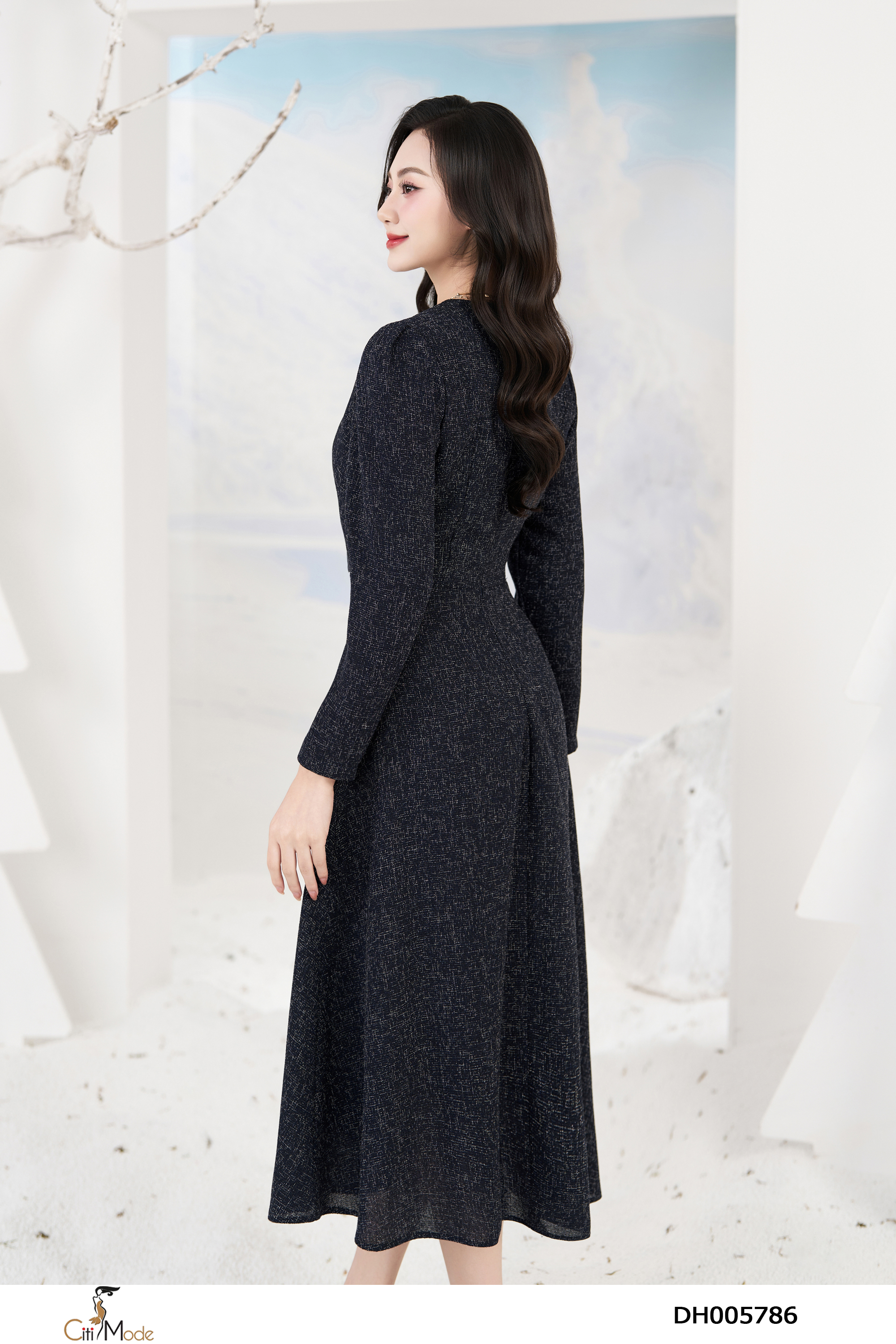 Đầm xòe dạ tím than tay dài đính hoa 3D