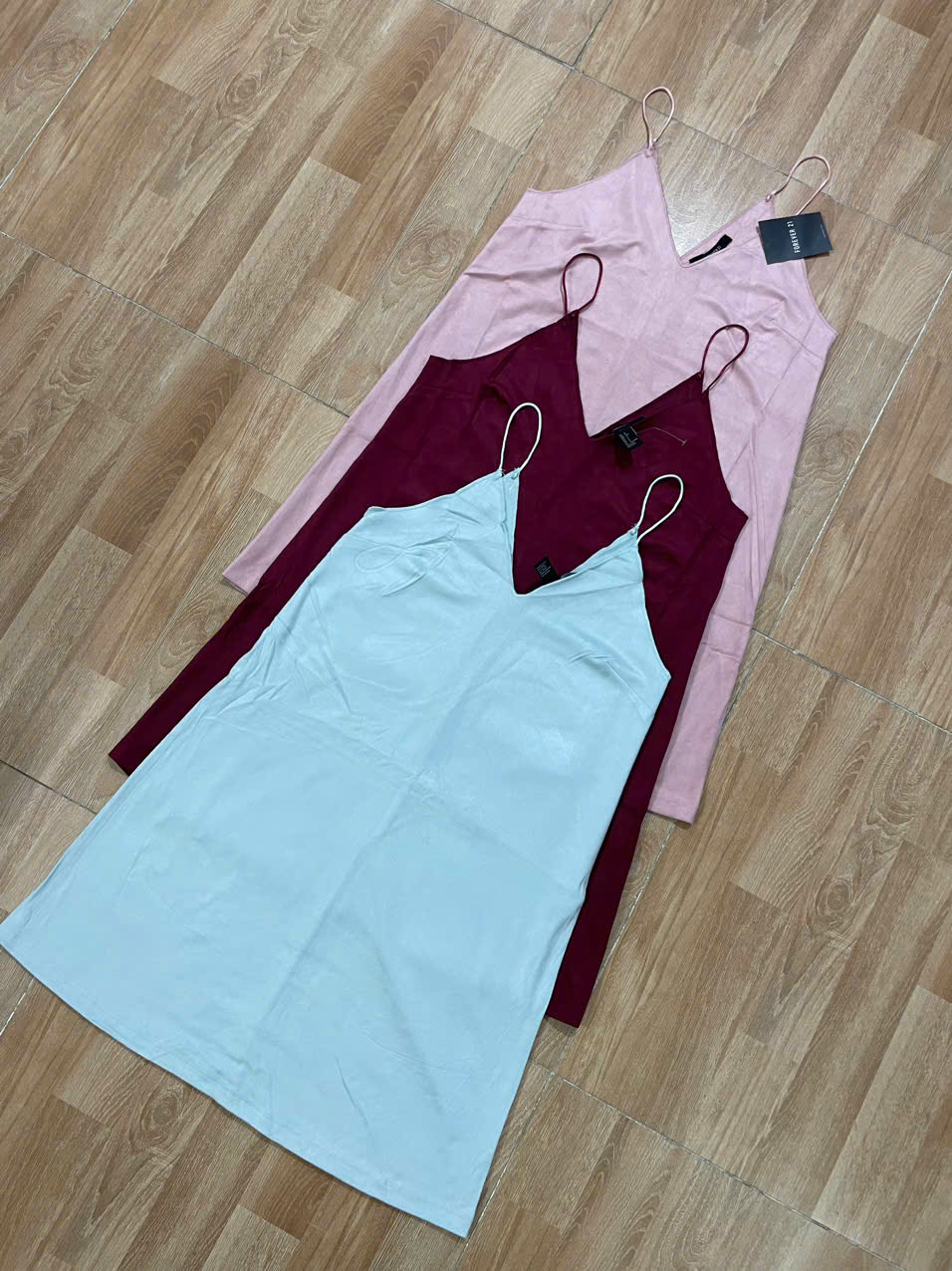 VAY NU F21 HAI DAY V136 (LỖI NHẸ)_thumbnail_1