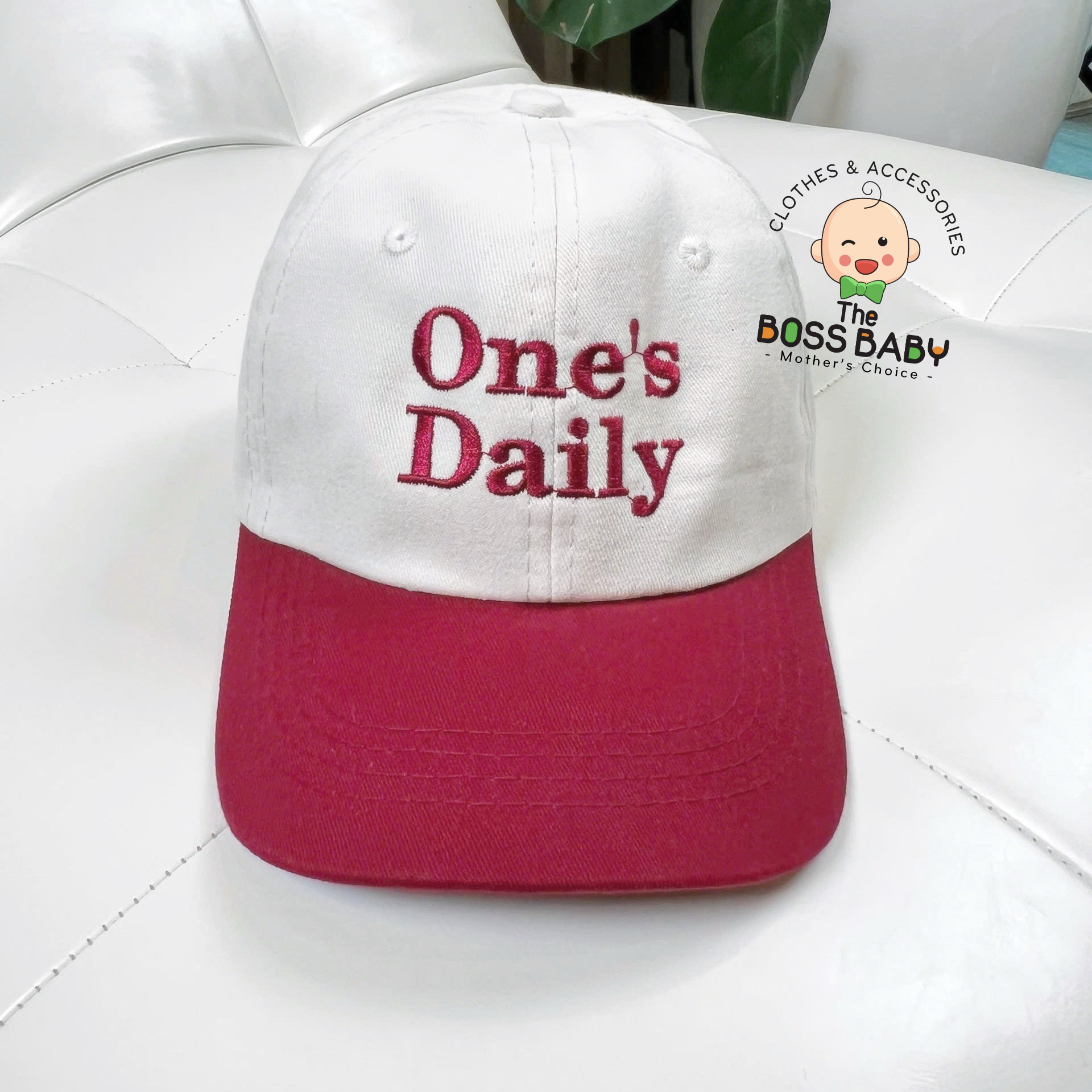 Mũ lưỡi chai trắng đỏ chữ One's Daily