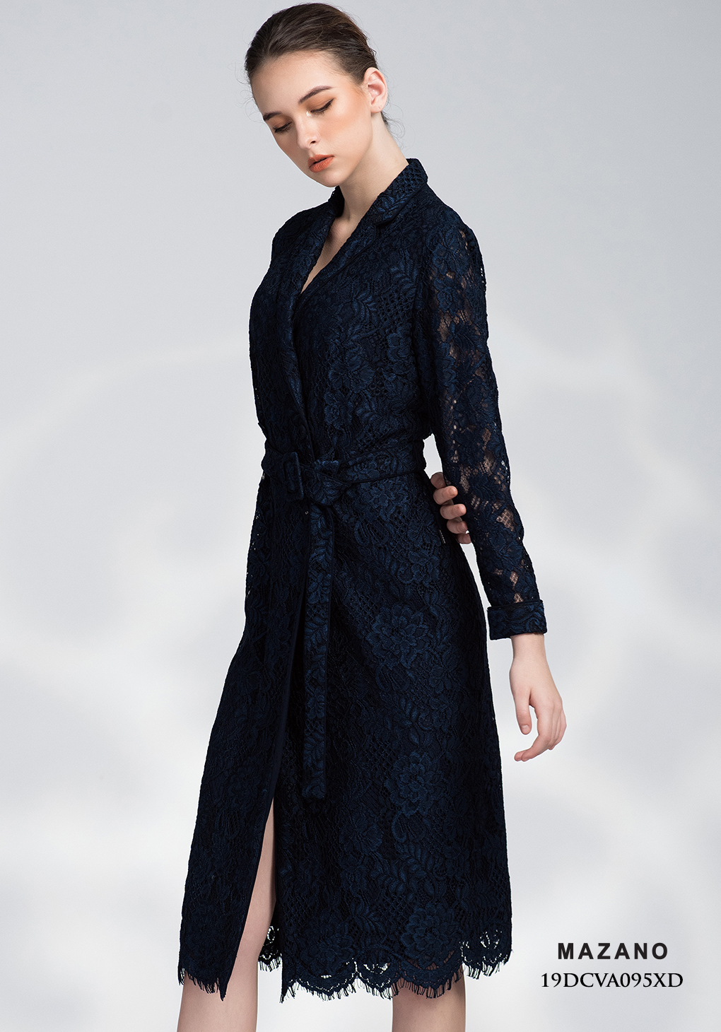 Đầm ren xanh cổ Vest thắt đai