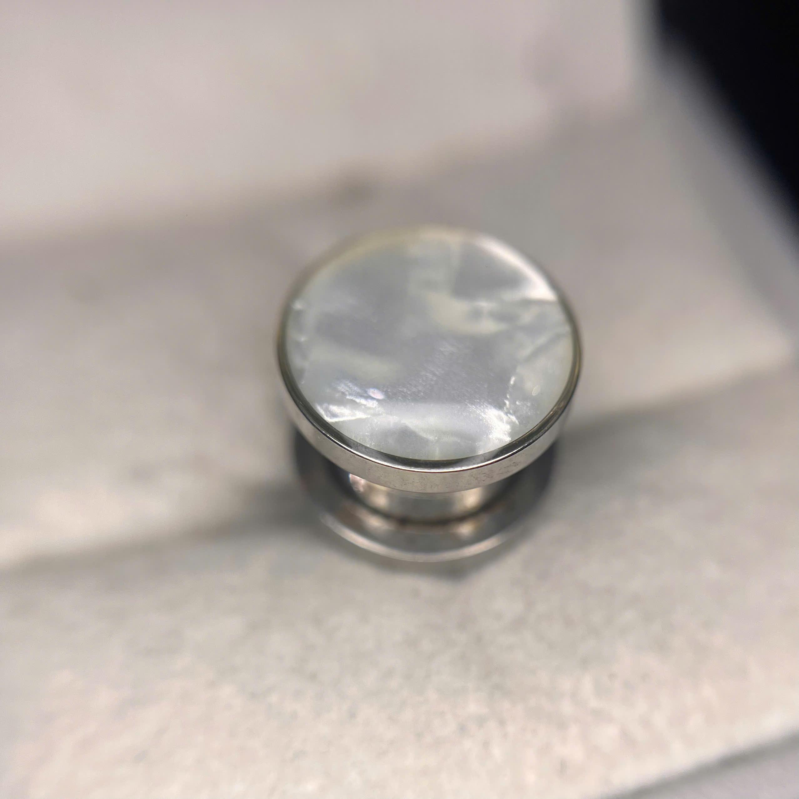 Khuyên nong kiểu vỏ sò size 10.