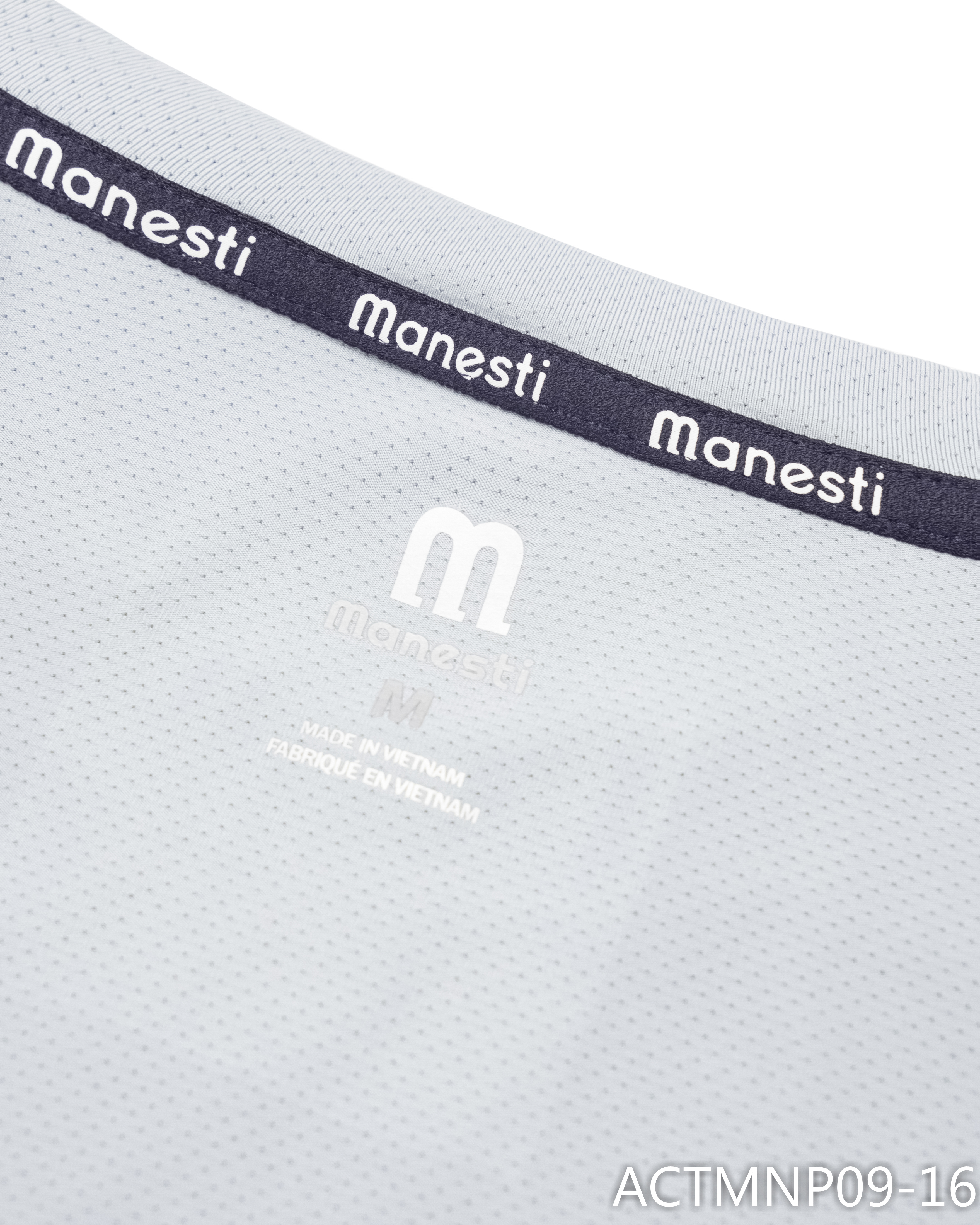 ÁO CỔ TRÒN MANESTI POLY HỌA TIẾT VIỀN BÊN TRONG CỔ_thumbnail_35