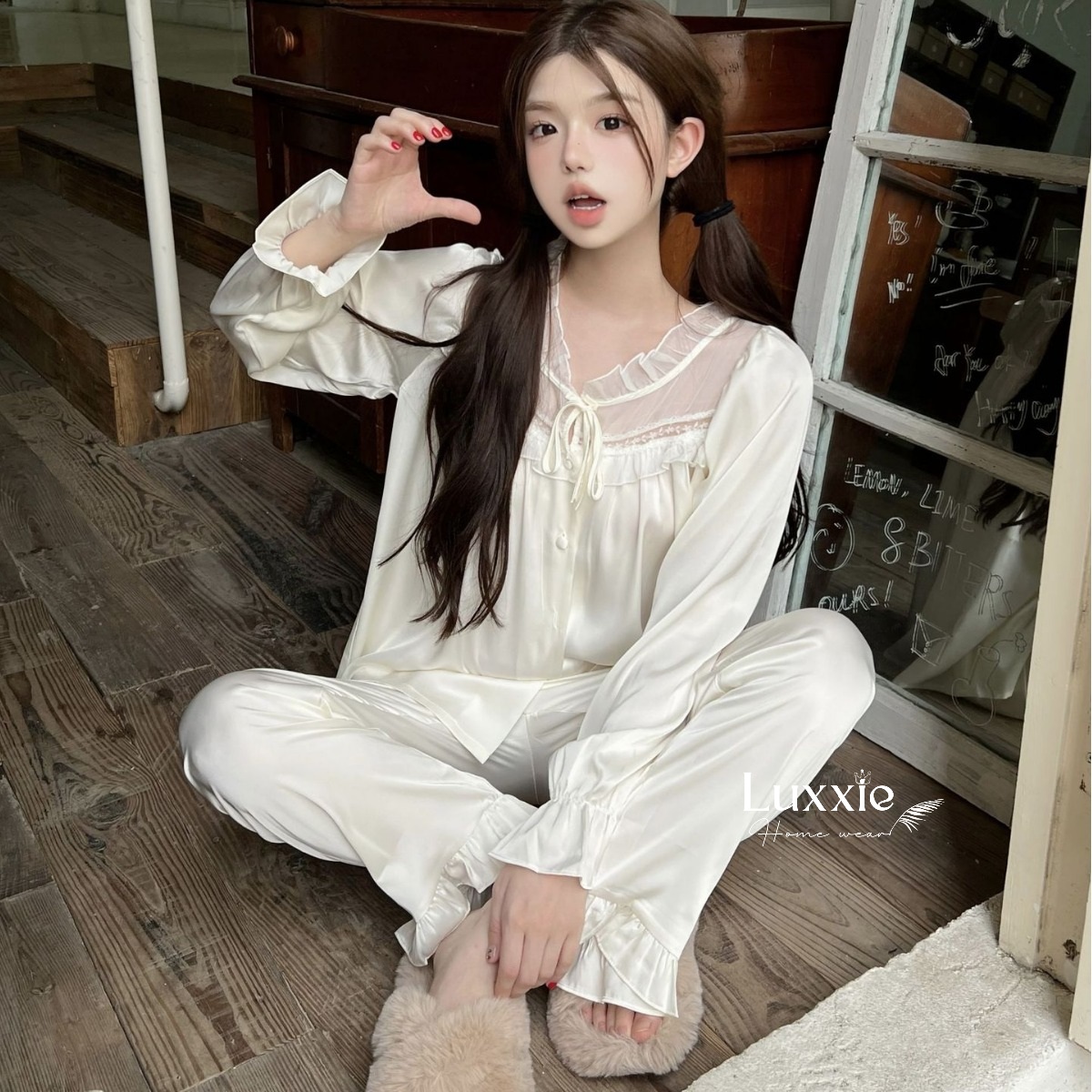 LEDAI09 Pijama lụa cổ ren tiểu thư màu kem