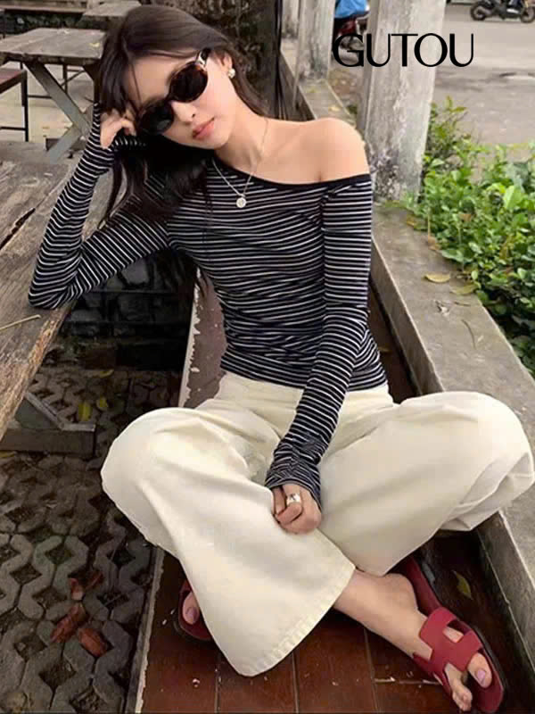[ GUTOU ] Áo Lệch Vai Sọc Ngang Tay Dài Ôm Body_thumbnail_4