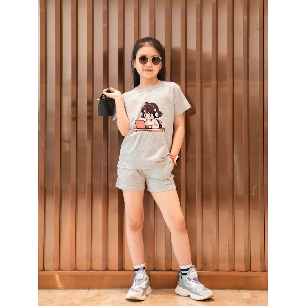 Bộ đồ bé gái in hình 'Em bé ngồi học' - Loza Kids SB18_thumbnail_4