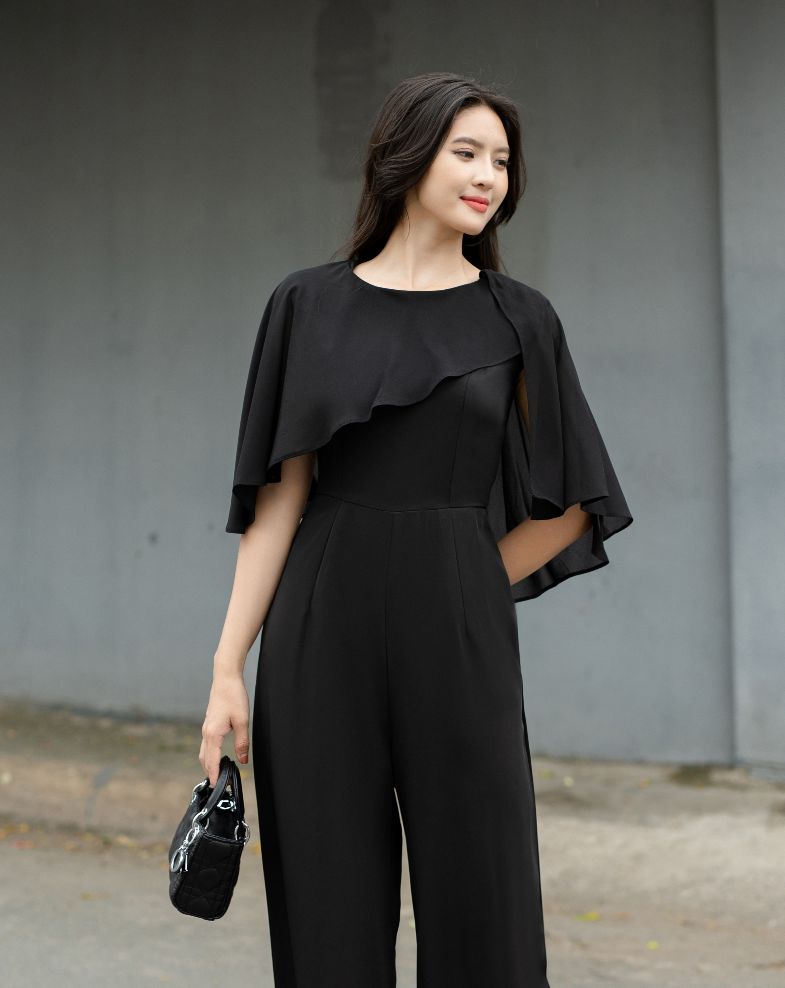 Jumpsuit dài cổ tròn phối tay sang trọng_thumbnail_10