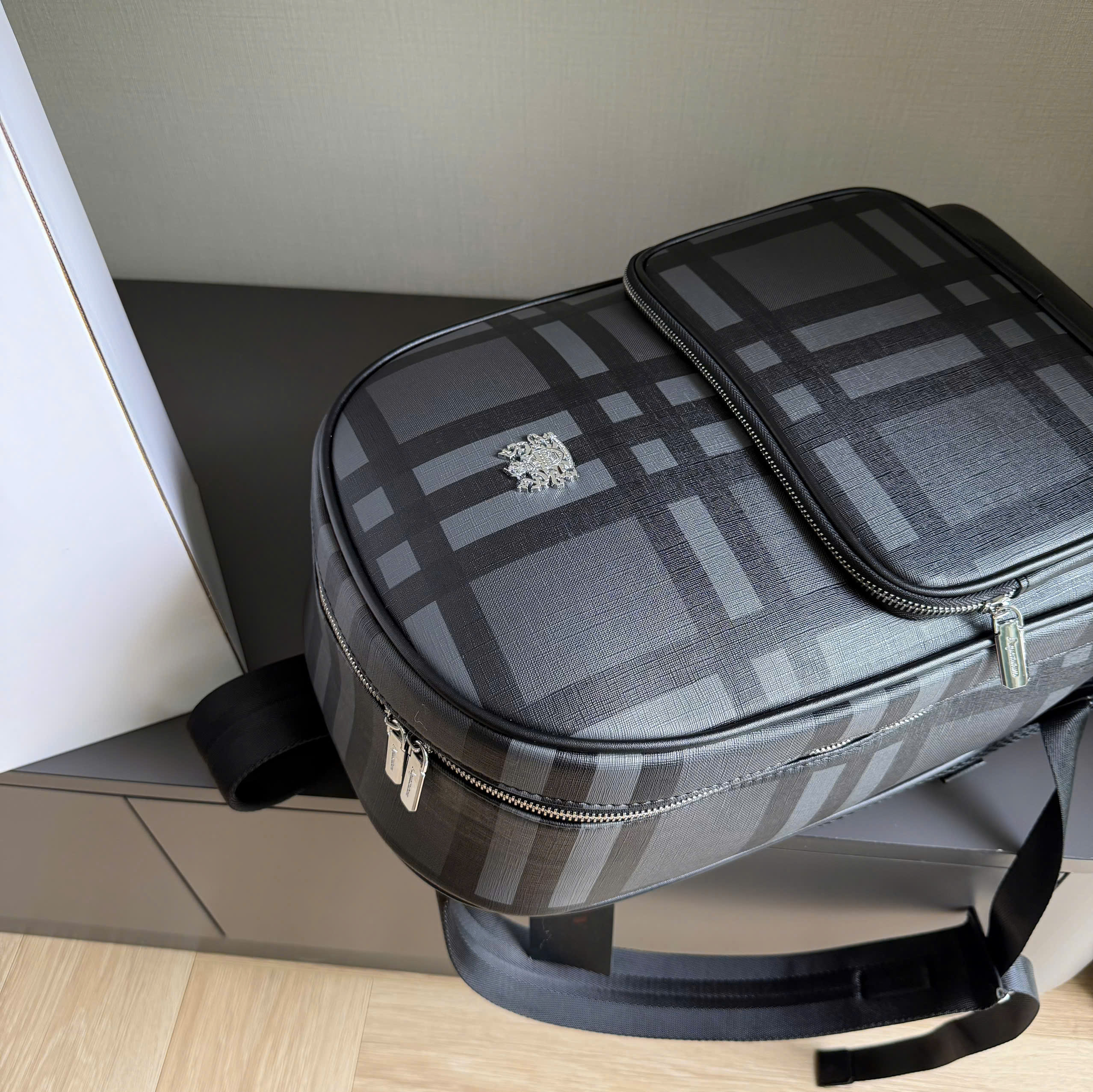 BALO AQUASCUTUM_thumbnail_1