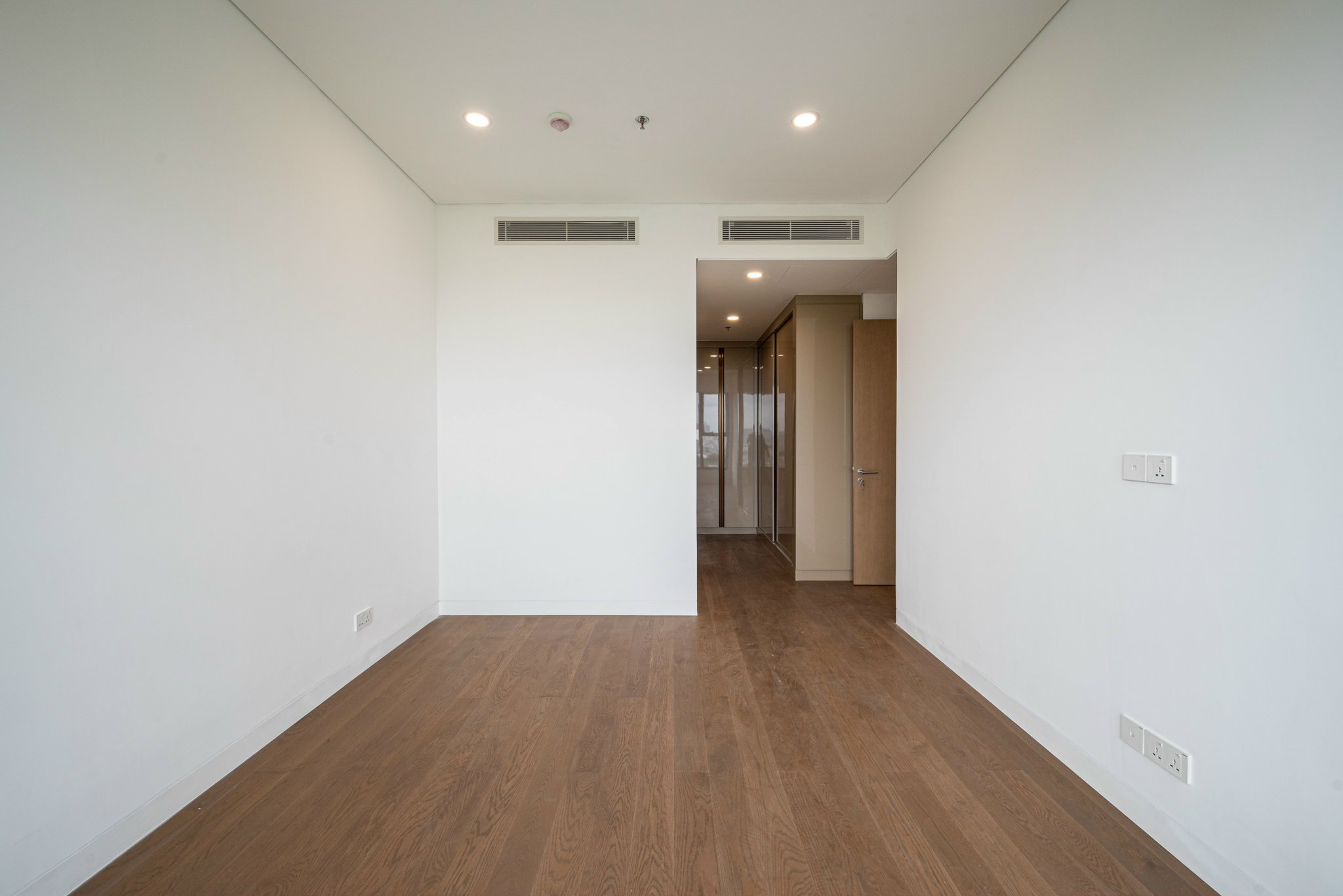 Chuyển nhượng căn 4PN 202m² giá chỉ từ 39,55 tỷ/căn _thumbnail_2