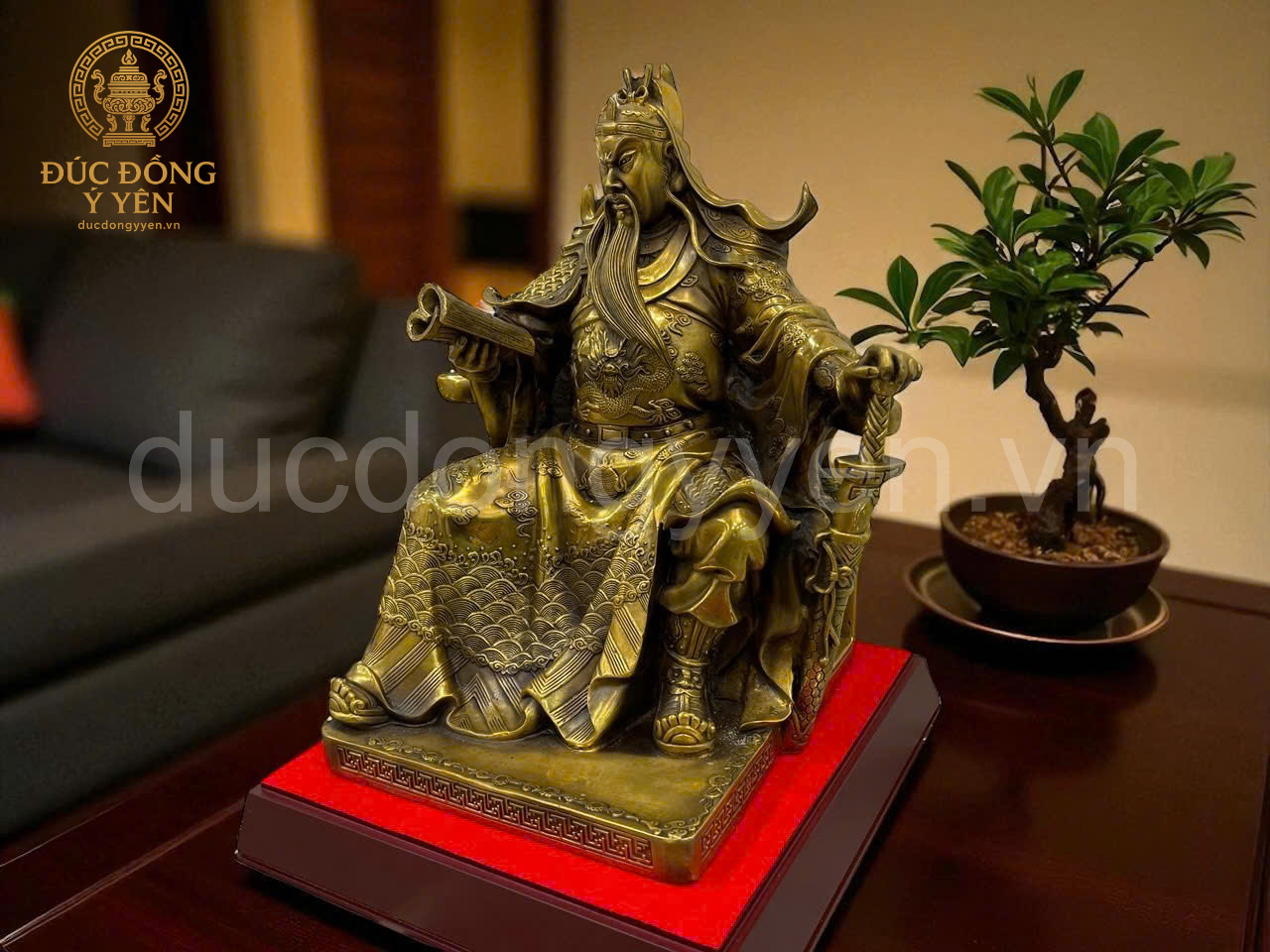 Tượng quan công ngồi đọc sách đúc đồng vàng _thumbnail_2
