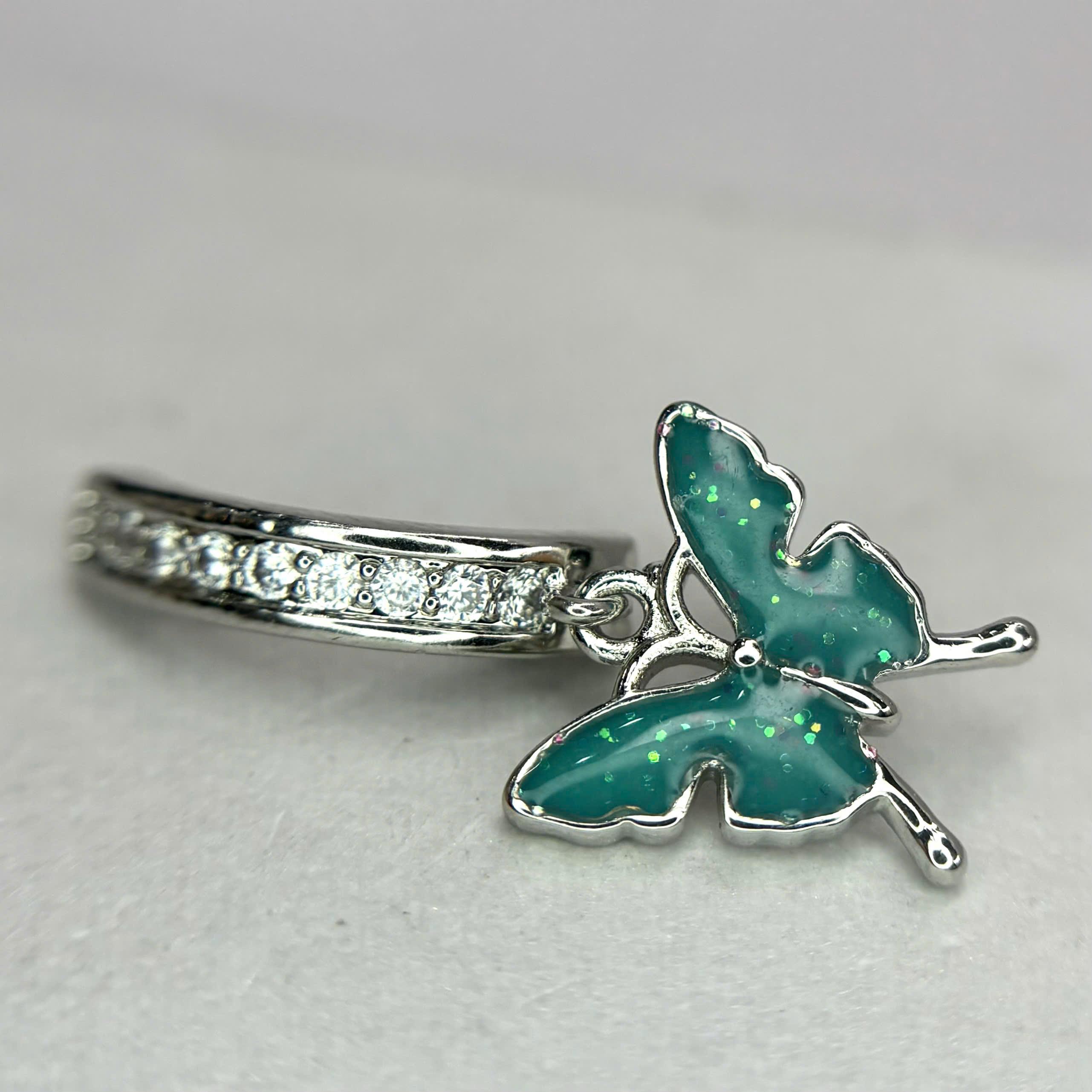 Rốn vòng bướm xanh lá