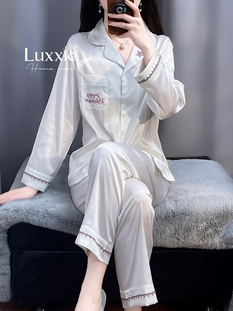 LEDAI17 Pijama lụa xước trắng cổ thêu bông hoa