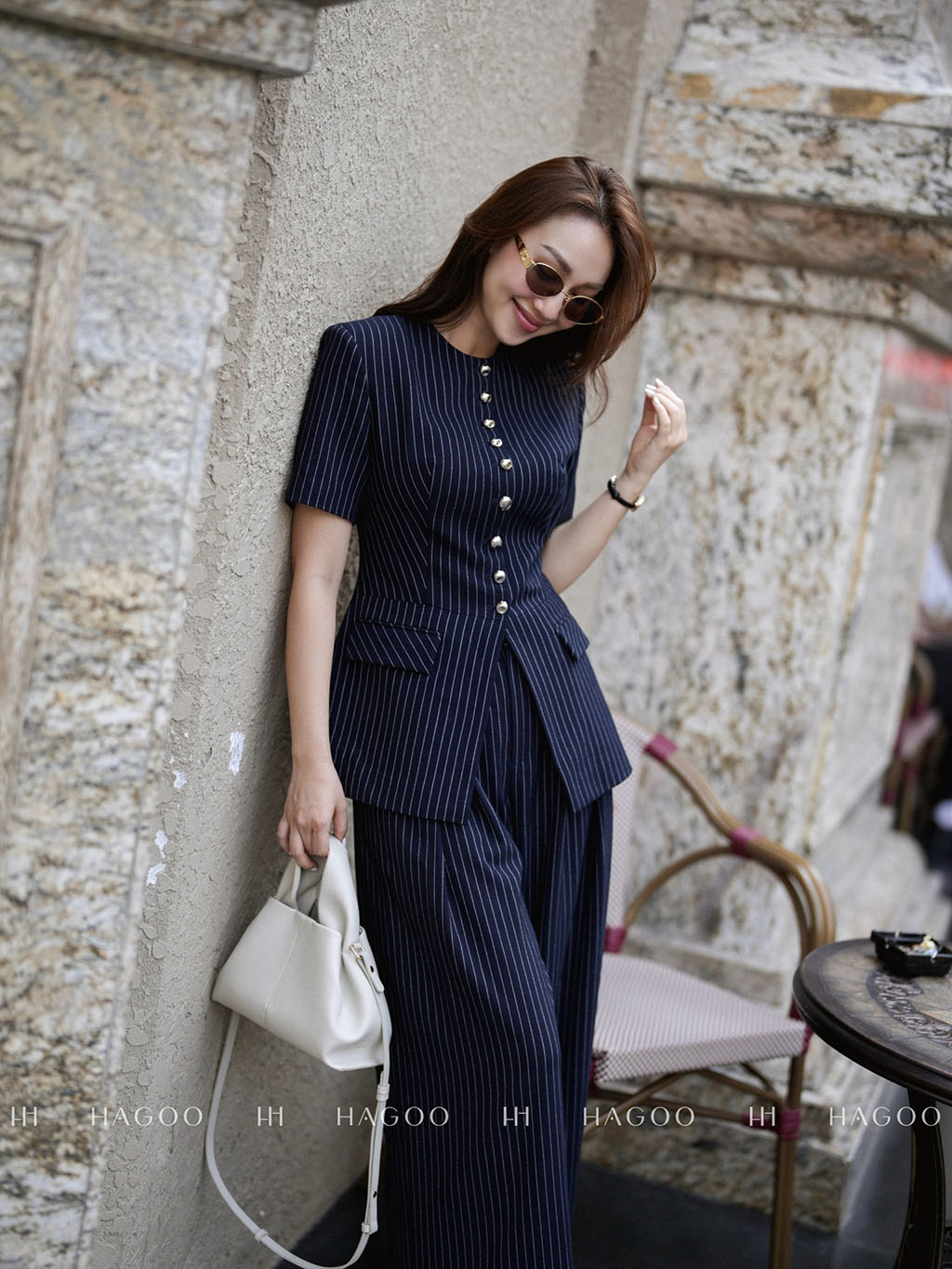 Áo ký giả cổ leo hàng cúc bọc