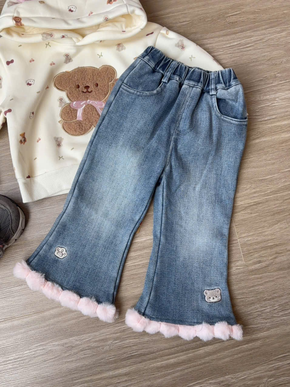 (Q239) Quần bò loe lót bông gấu lông hồng AH