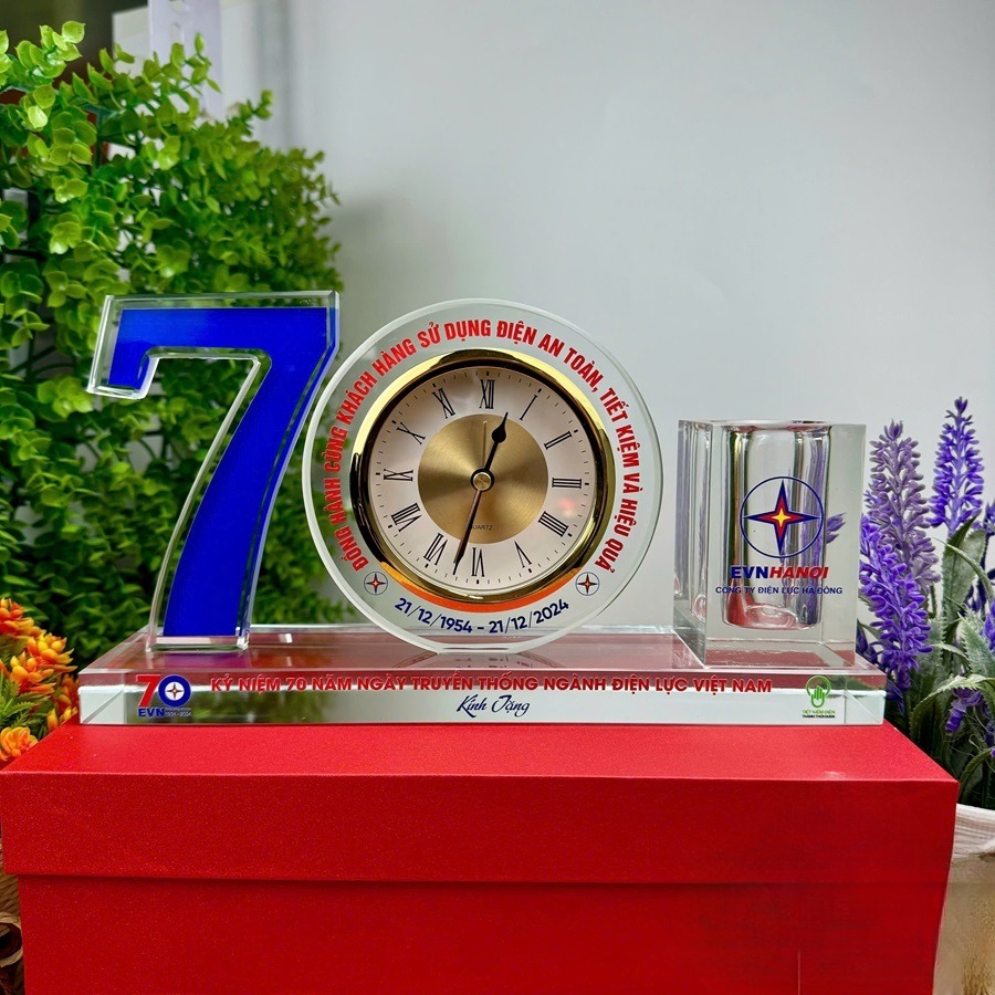 Đồng hồ pha lê kèm ống bút