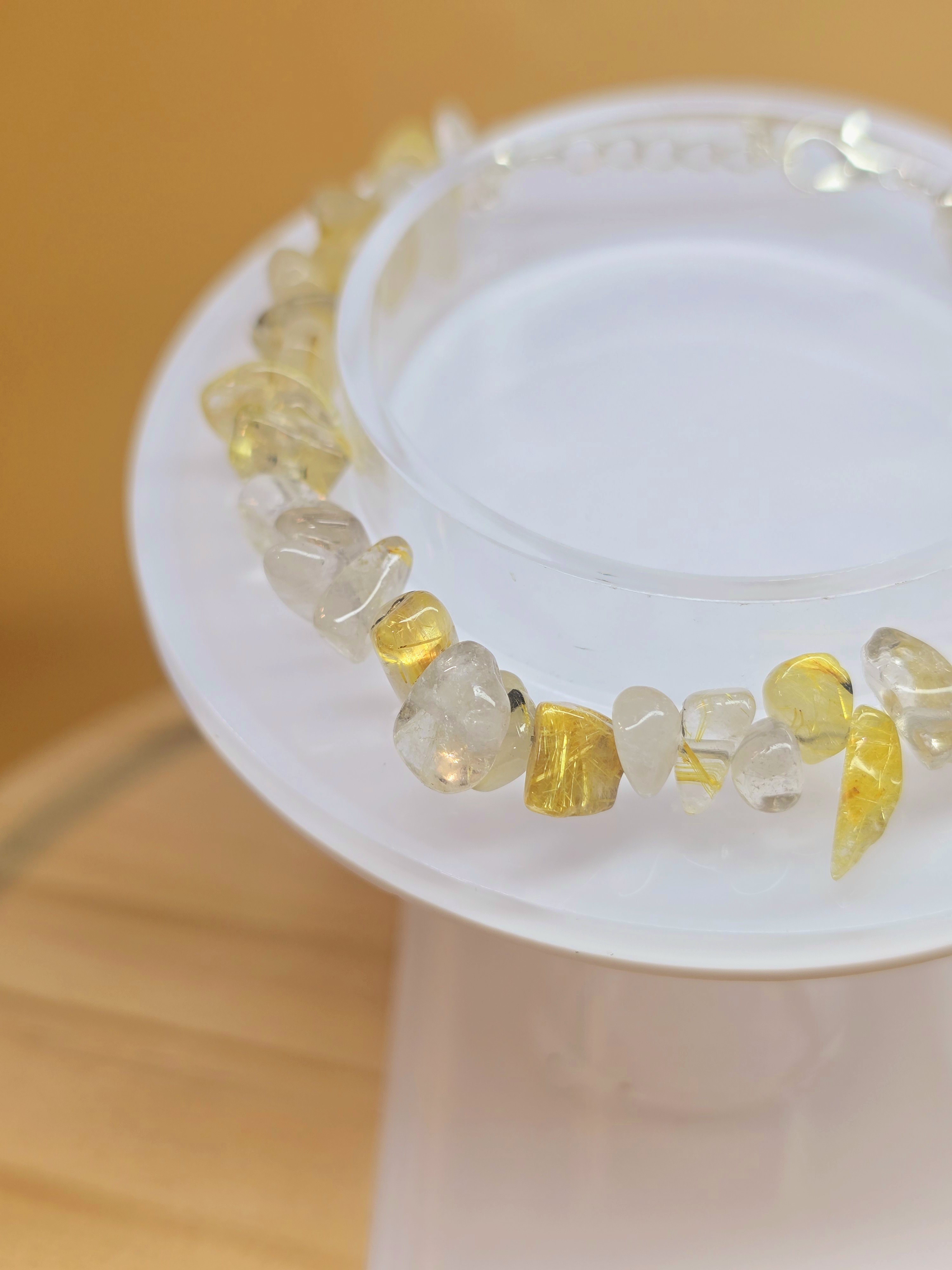 Vòng Hạt Chips Thạch Anh Tóc Vàng Golden Rutilated Với Móc Khóa Hợp Kim Không Rỉ