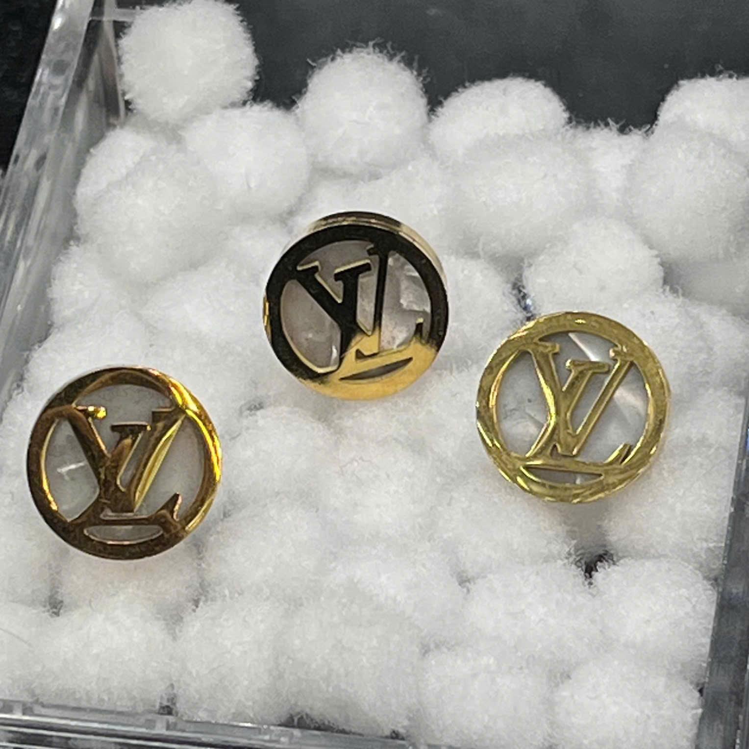 khuyên kiểu cặp tròn LV vàng