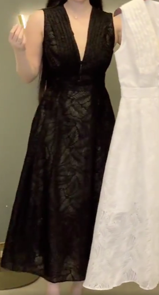 Đầm Xòe Cổ V Ren Nổi_thumbnail_4