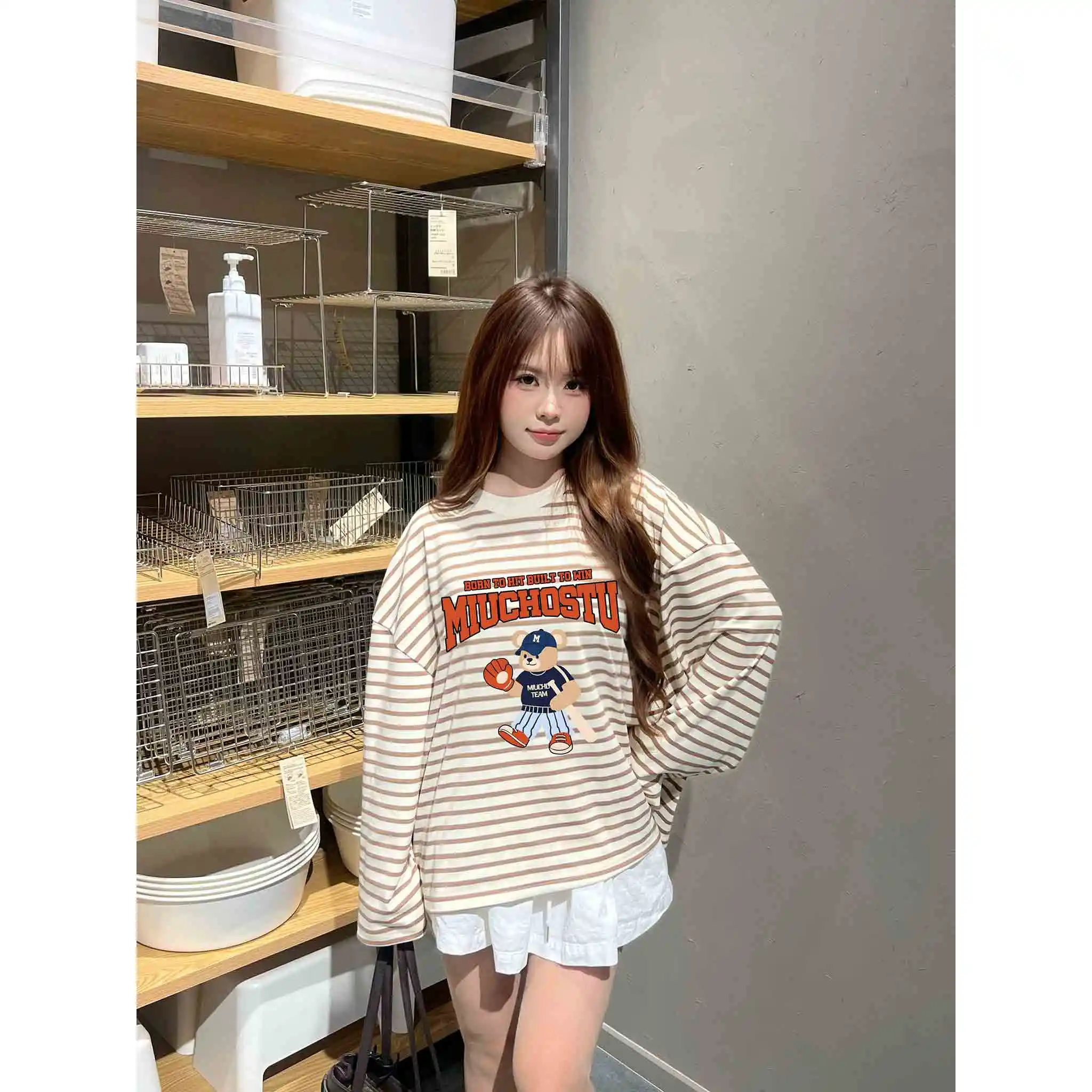 Áo thun boxy tay dài Miucho vải borip mềm mại thoáng mát hình gấu bóng chày in mix 2848_thumbnail_6