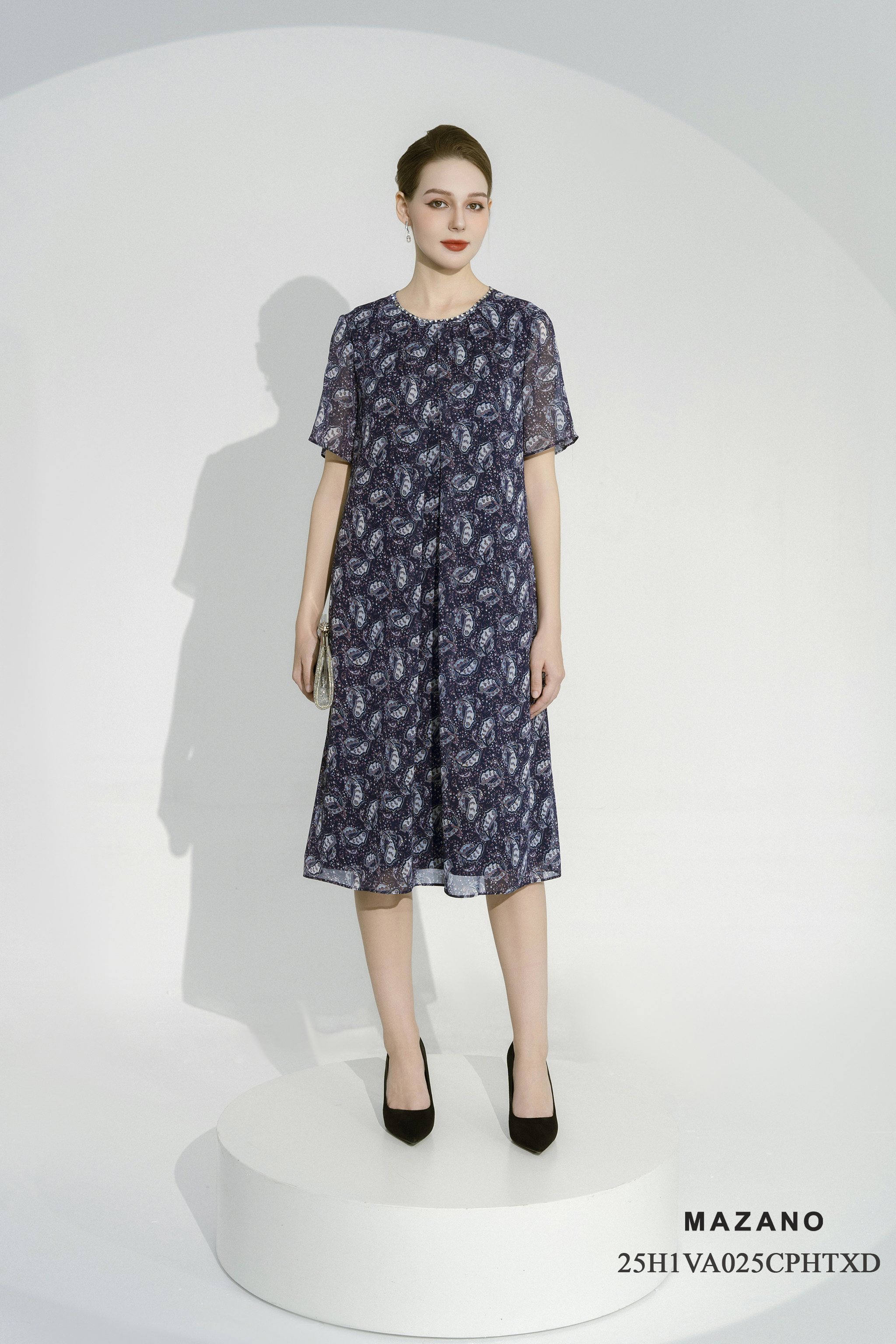 Váy Đầm suông A vải voan đính trang trí cổ  Cổ tròn Tay ngắn Dài Váy qua gối._thumbnail_4