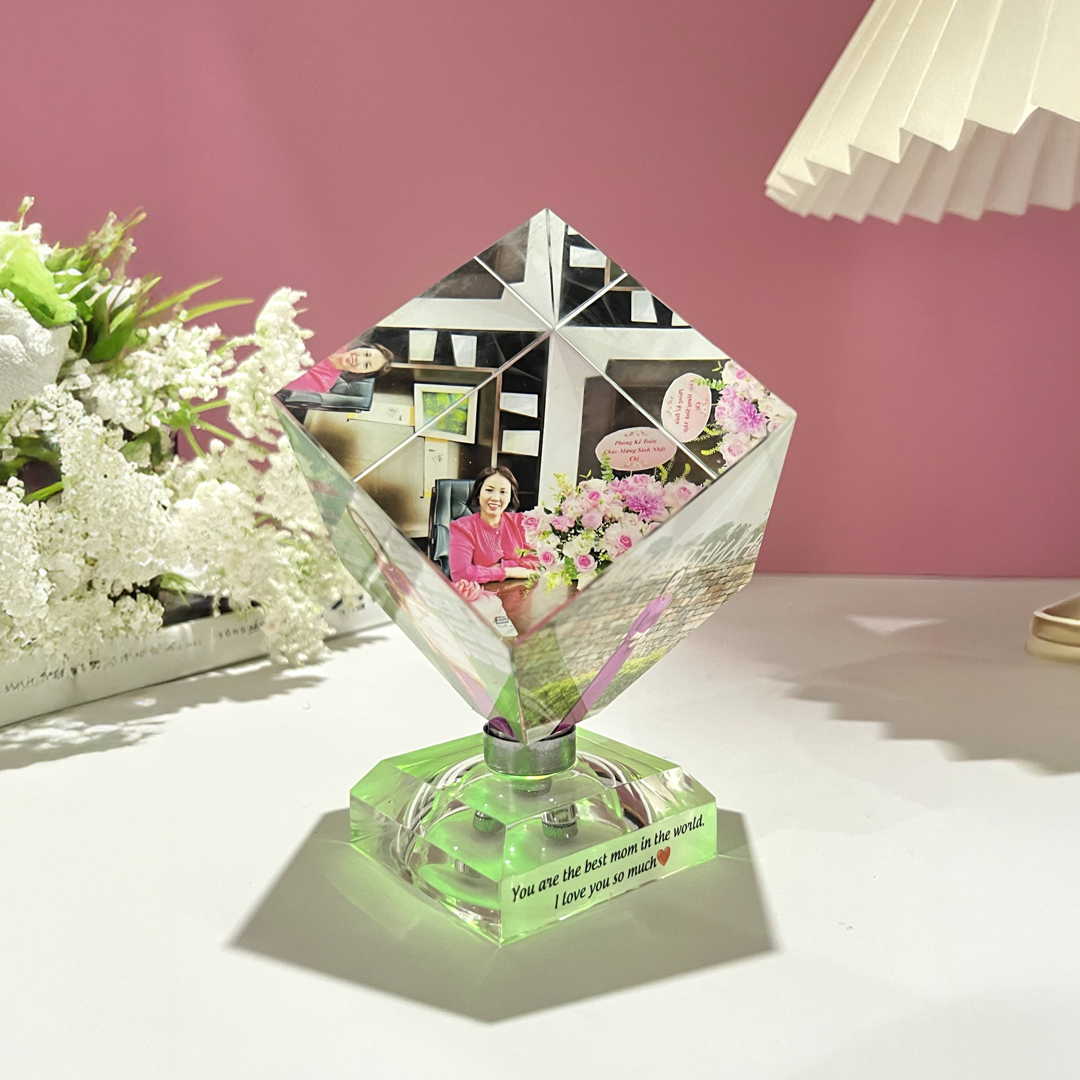Quà 20/10 sang trọng – Pha lê lập phương in ảnh cá nhân hóa, món quà ý nghĩa dành tặng cô giáo, mẹ, vợ, bạn gái_thumbnail_1
