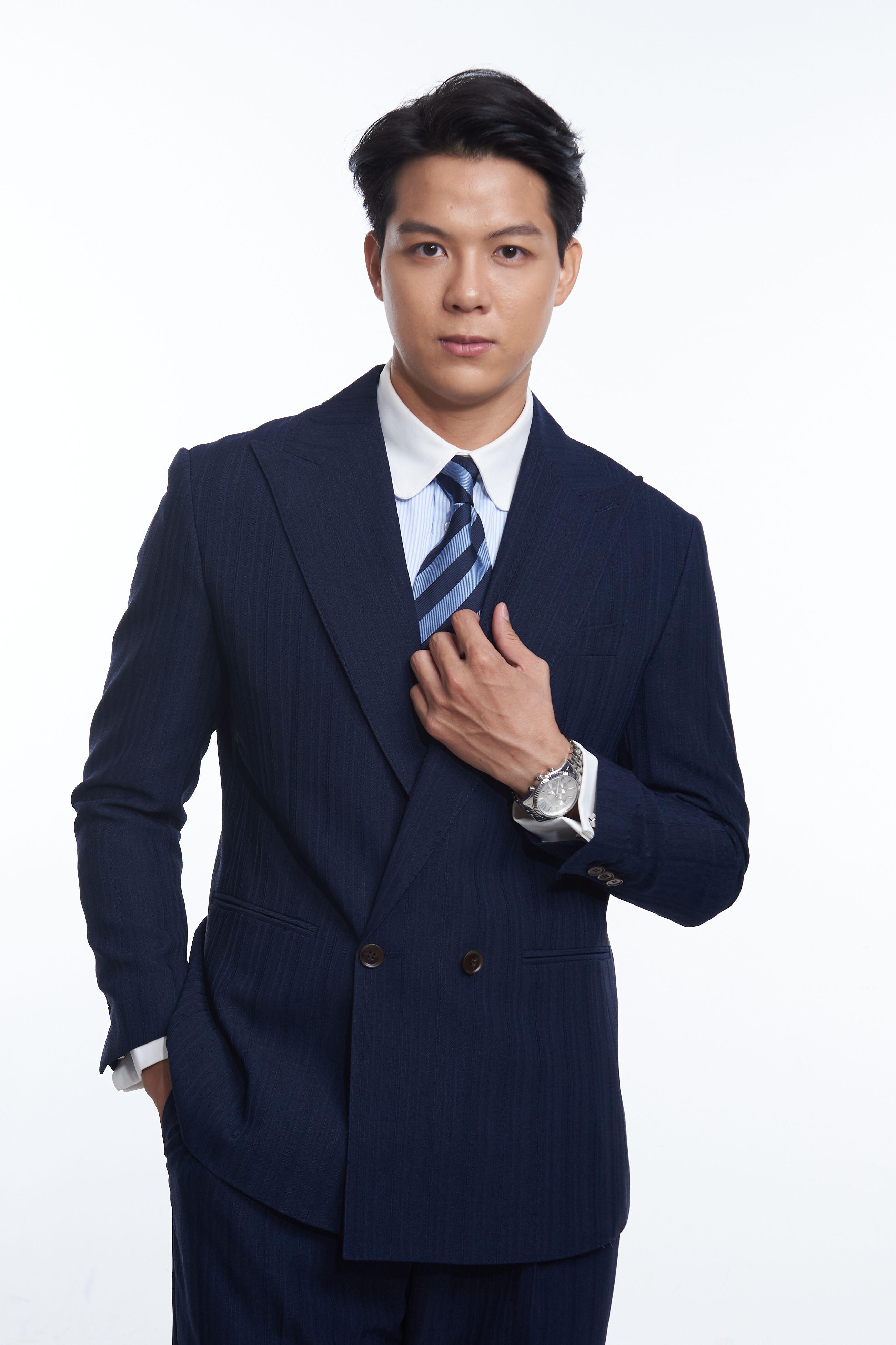 Phân biệt suit Ý, Anh, Mỹ: Bạn hợp với phong cách nào?