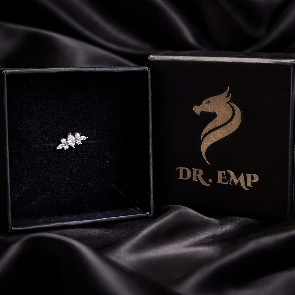 Khuyên kiểu 3 lá kẹp đá giữa dẹt_thumbnail_2