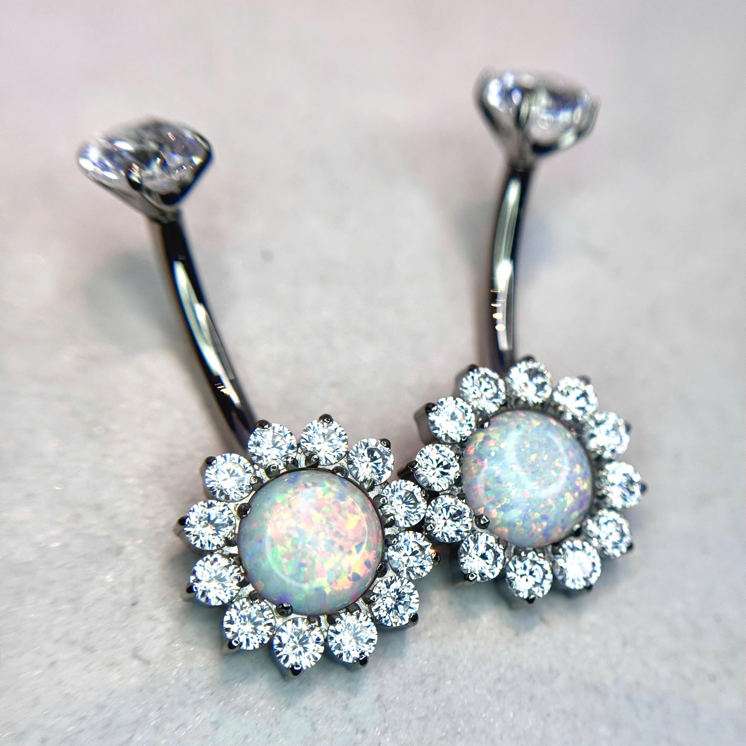 Rốn titan đá trắng opal viền kim cương_thumbnail_1