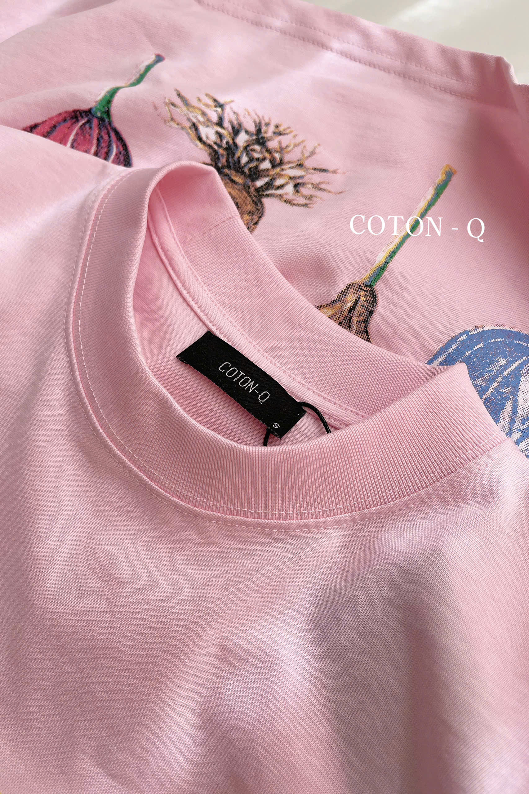 Áo thun hồng nhạt in chữ hoa sau_thumbnail_10