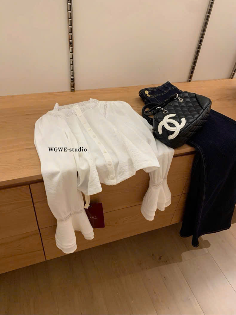 Áo tay loe phối cổ ren_thumbnail_6