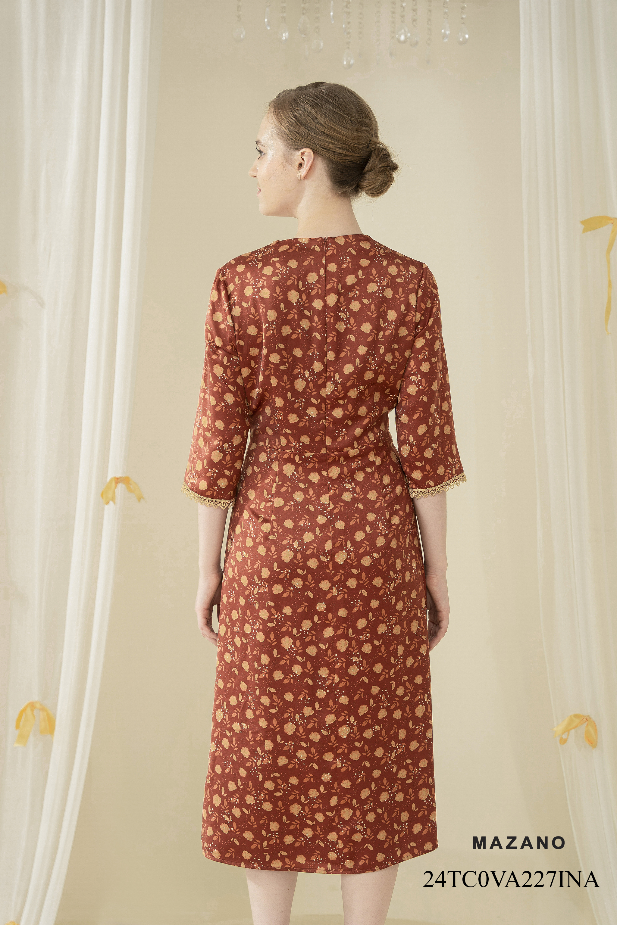 Váy Đầm Ôm Vải lụa dày Hoạ tiết hoa nhí Cổ V trang trí kẹp ren  Tay lỡ Dài đến bắp chân  VA227INA_thumbnail_4