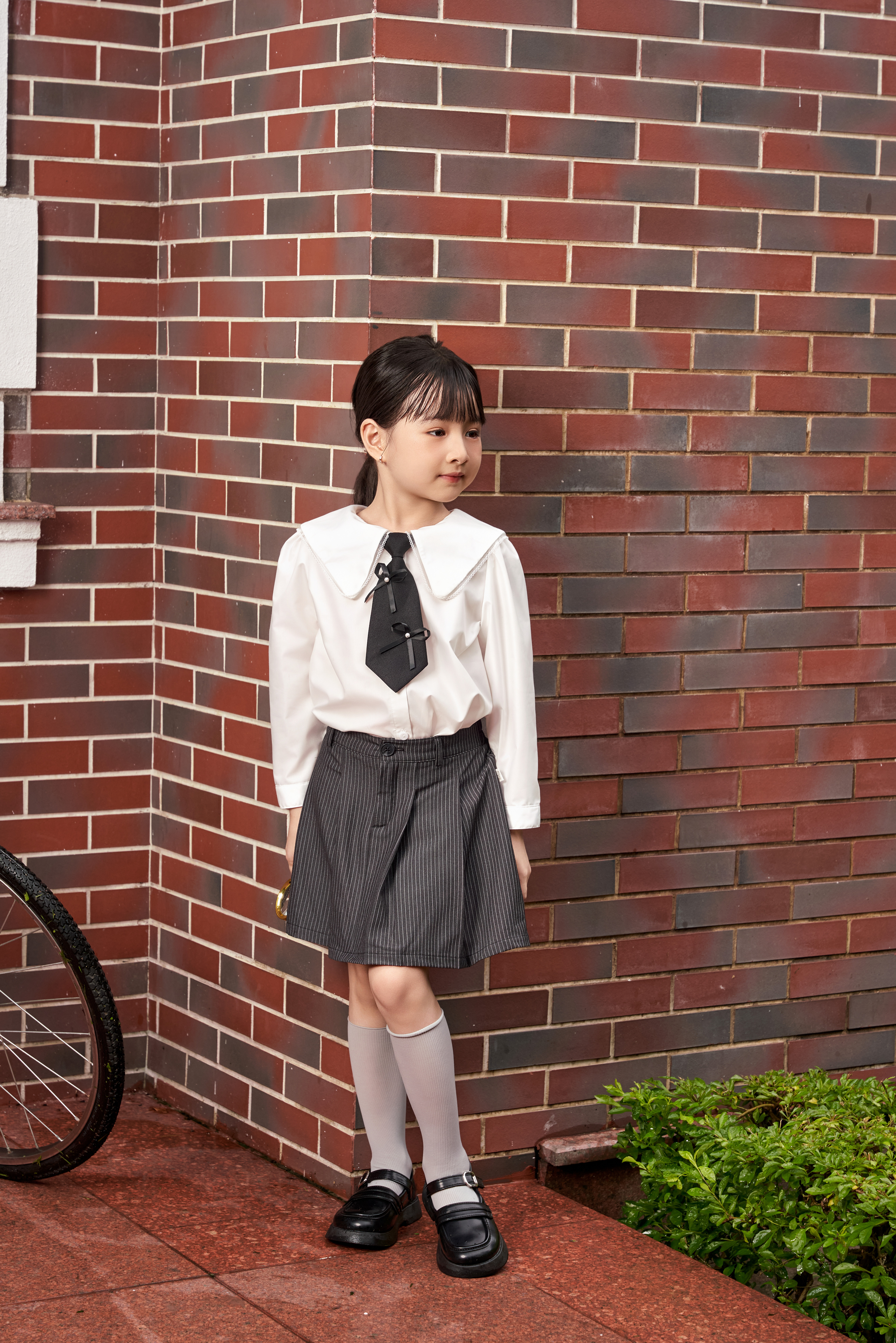 Chân váy xếp ly kẻ dọc kiểu_thumbnail_4