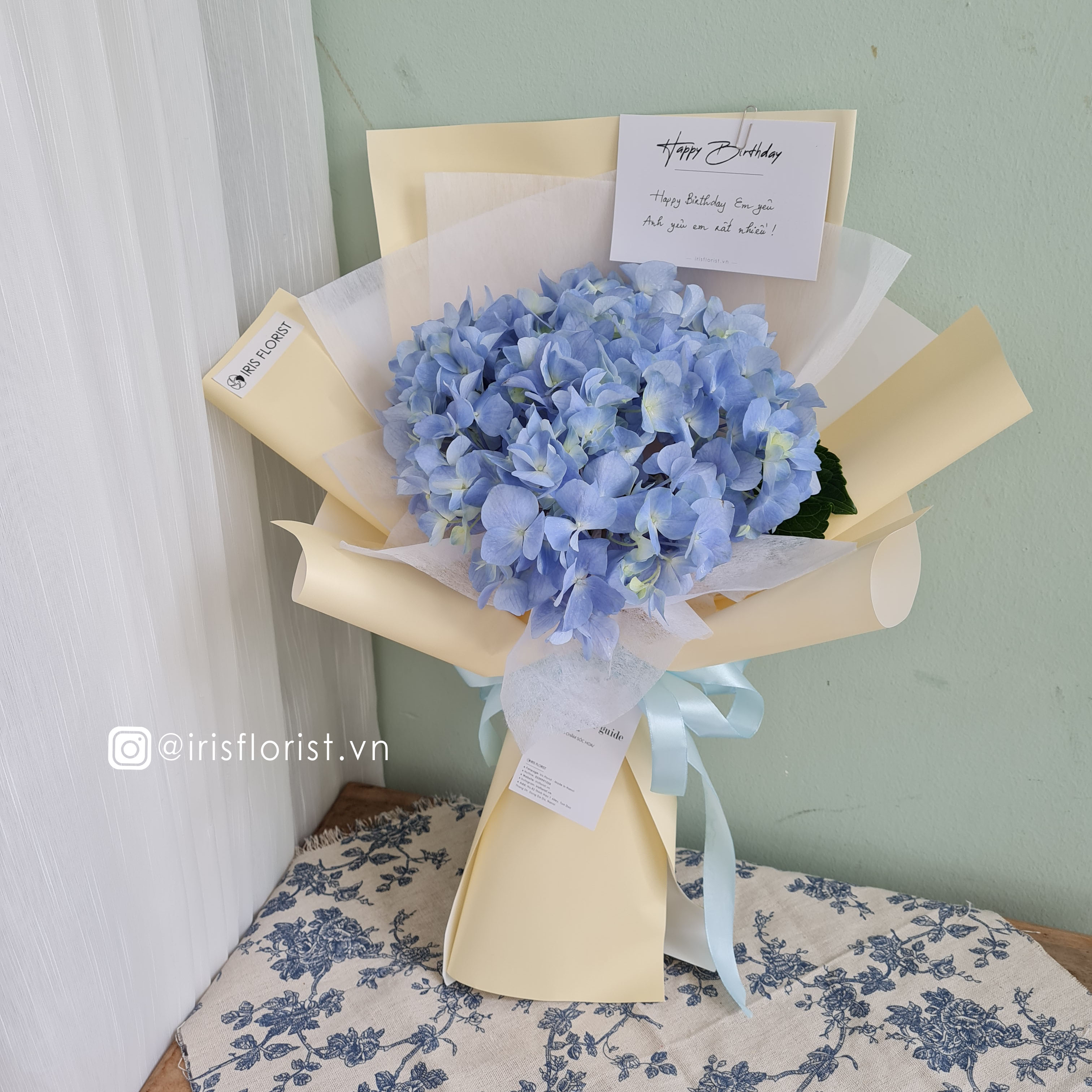 Bó tú cầu xanh Blue 1 Cành